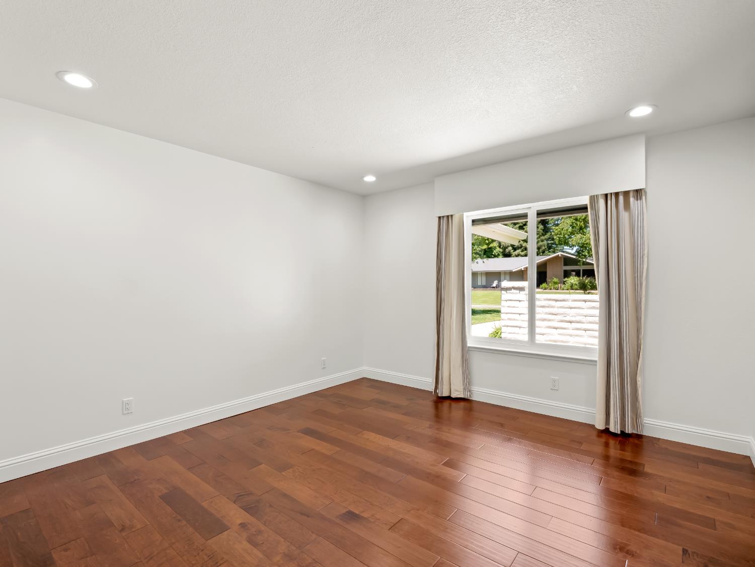 3213 W La Costa Ave, Fresno, CA 93711