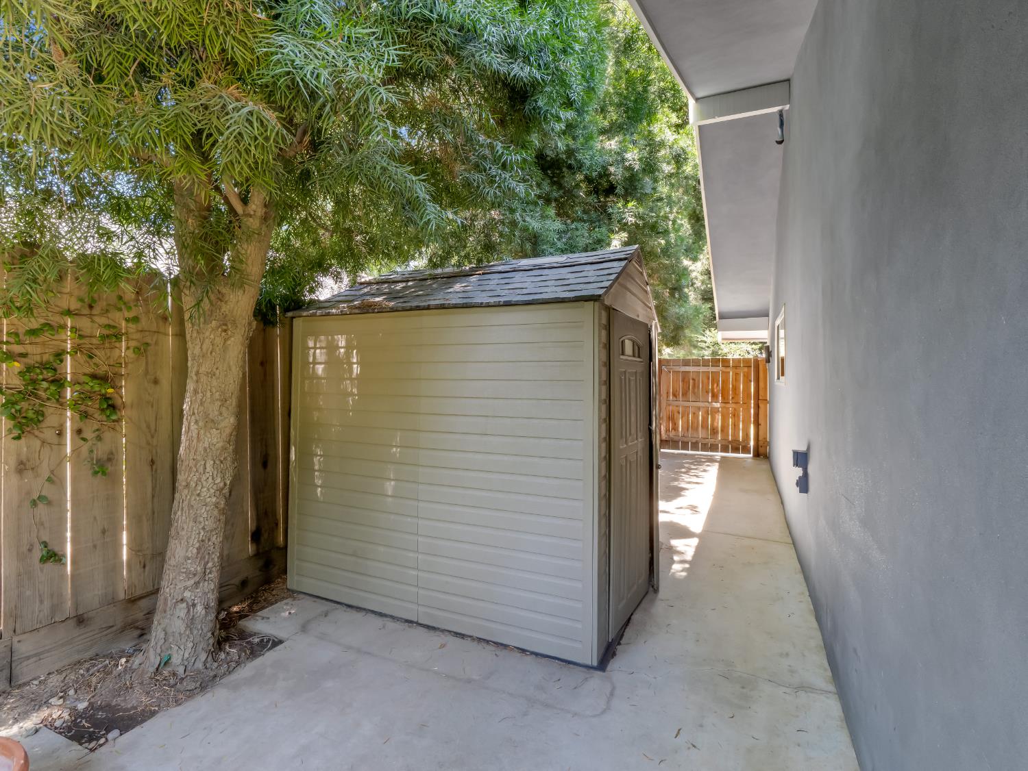 3213 W La Costa Ave, Fresno, CA 93711