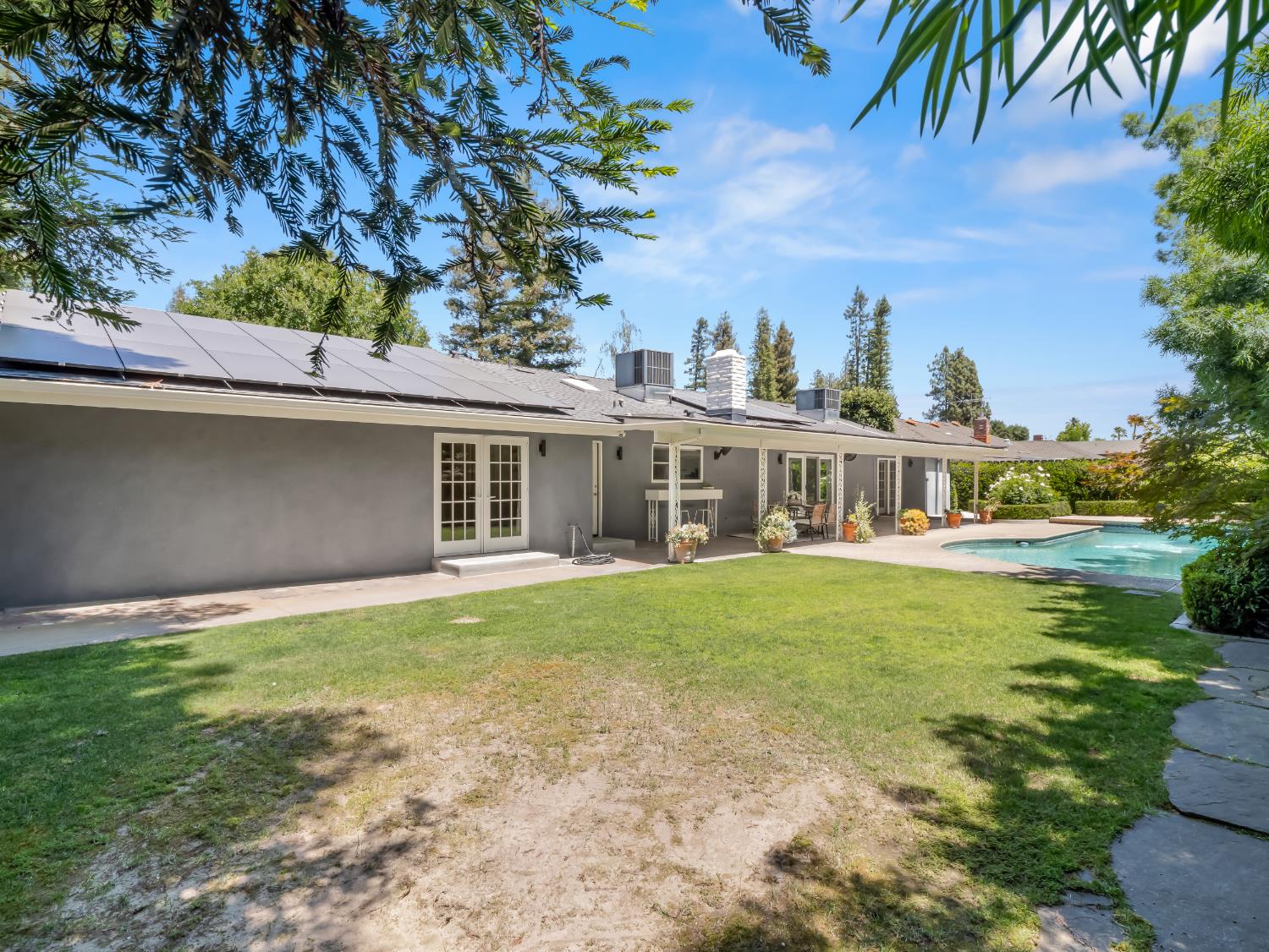3213 W La Costa Ave, Fresno, CA 93711