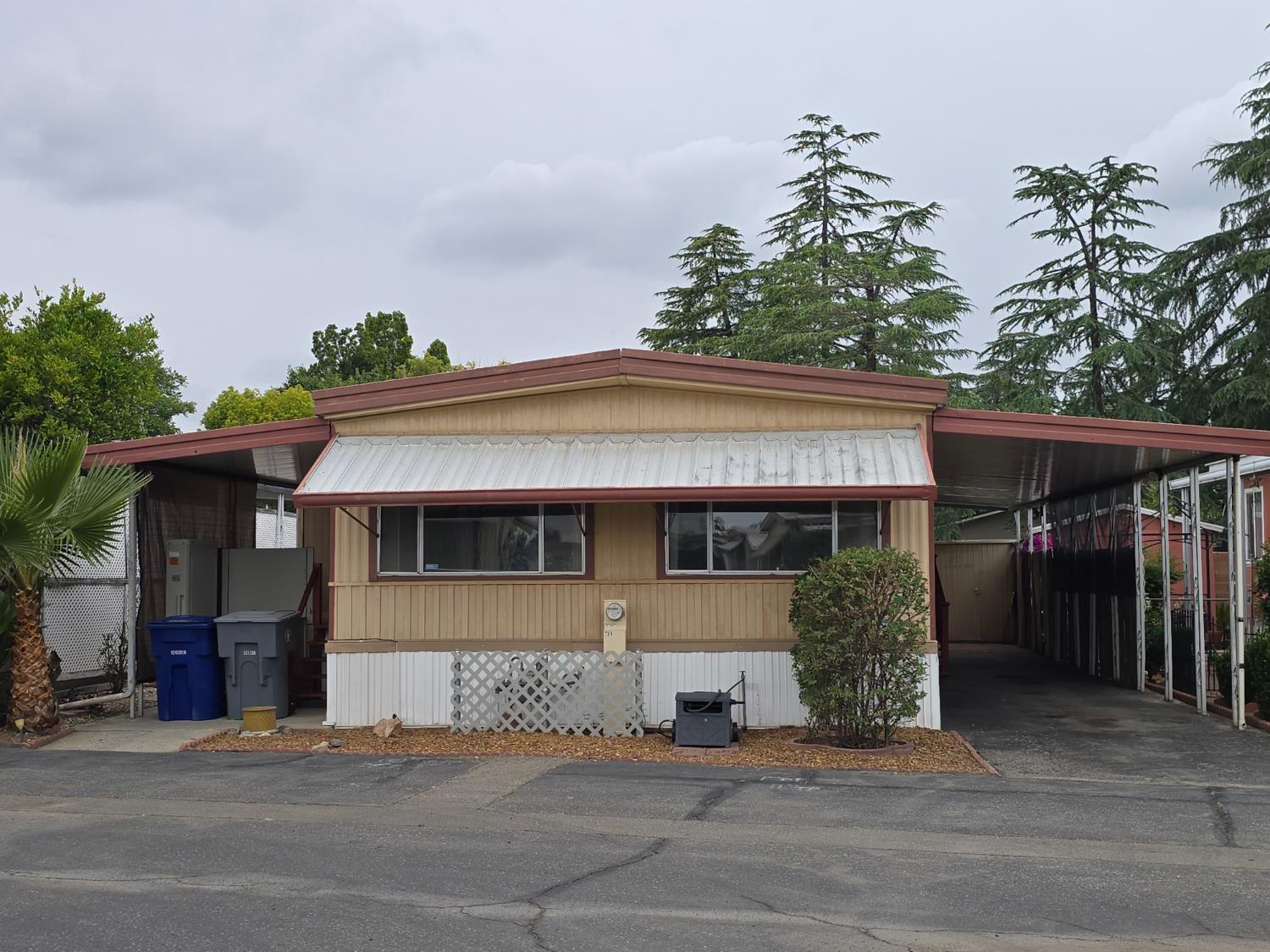 1724 Minnewawa Ave #155, Clovis, CA 93612