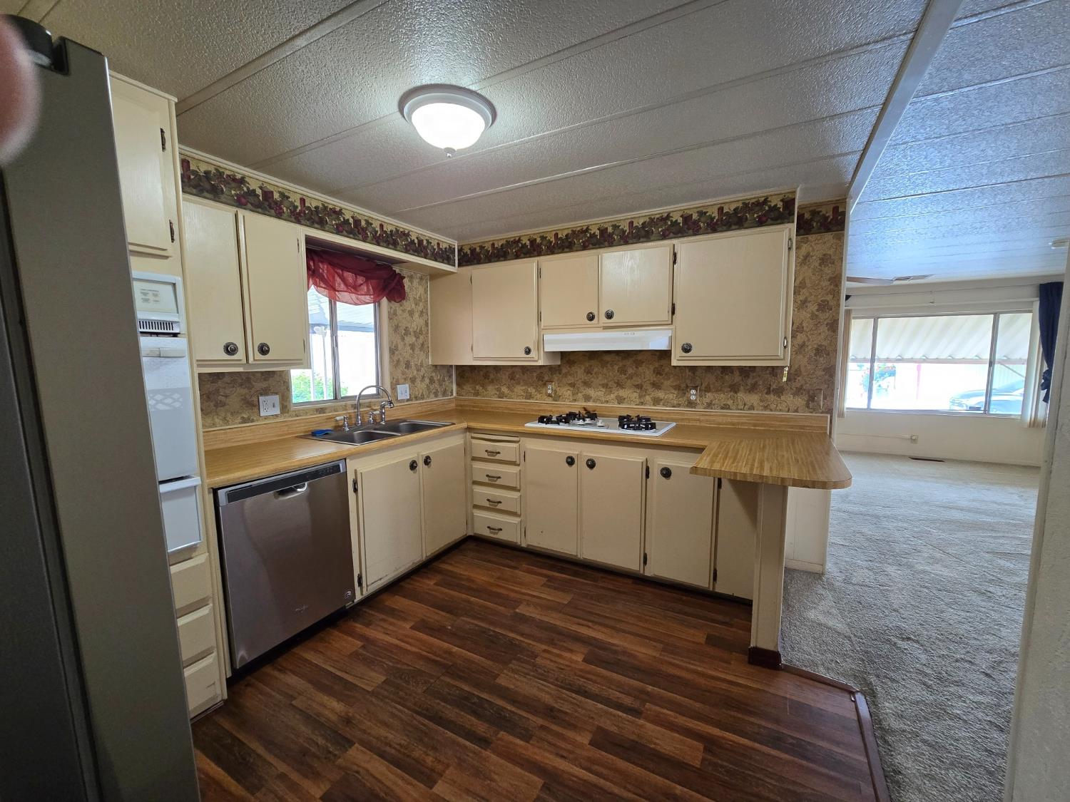 1724 Minnewawa Ave #155, Clovis, CA 93612