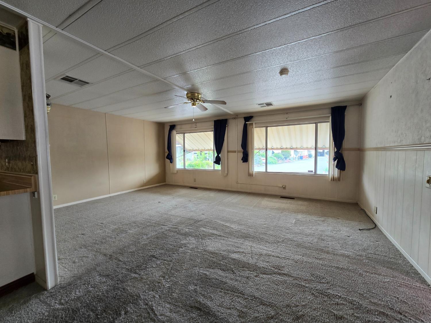 1724 Minnewawa Ave #155, Clovis, CA 93612