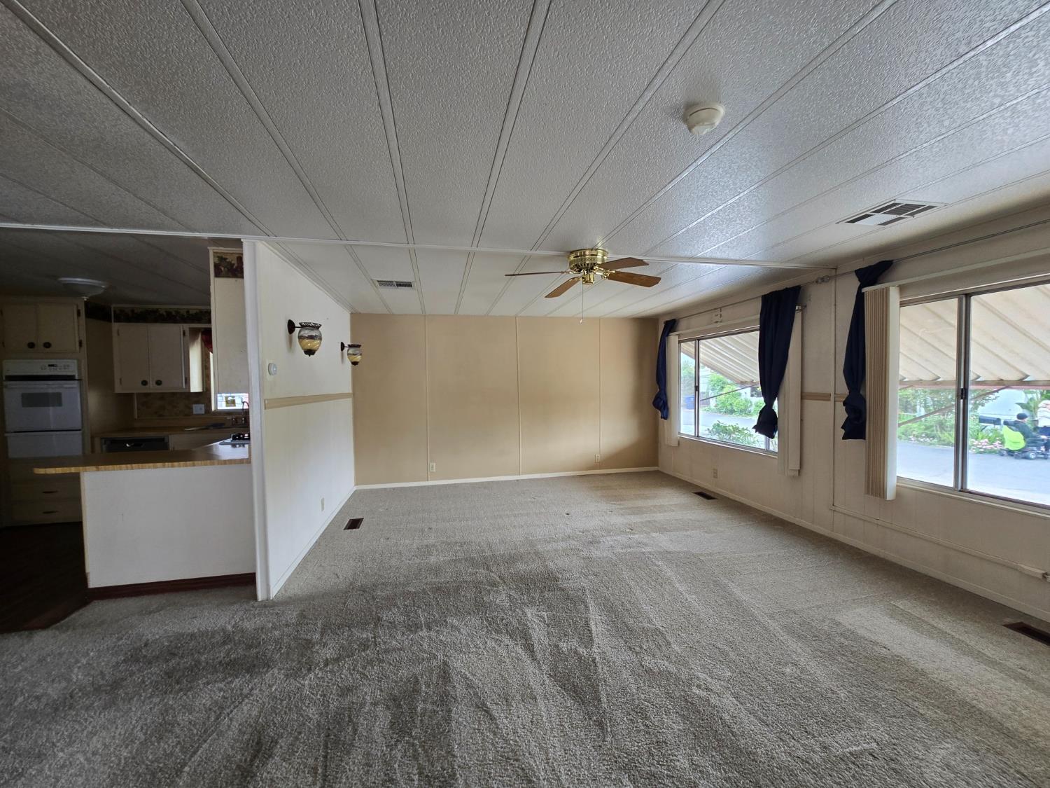 1724 Minnewawa Ave #155, Clovis, CA 93612