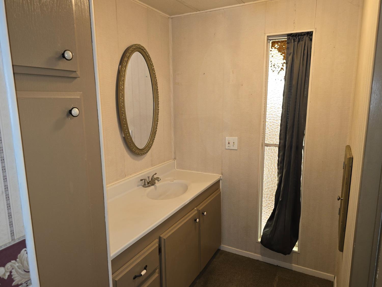 1724 Minnewawa Ave #155, Clovis, CA 93612