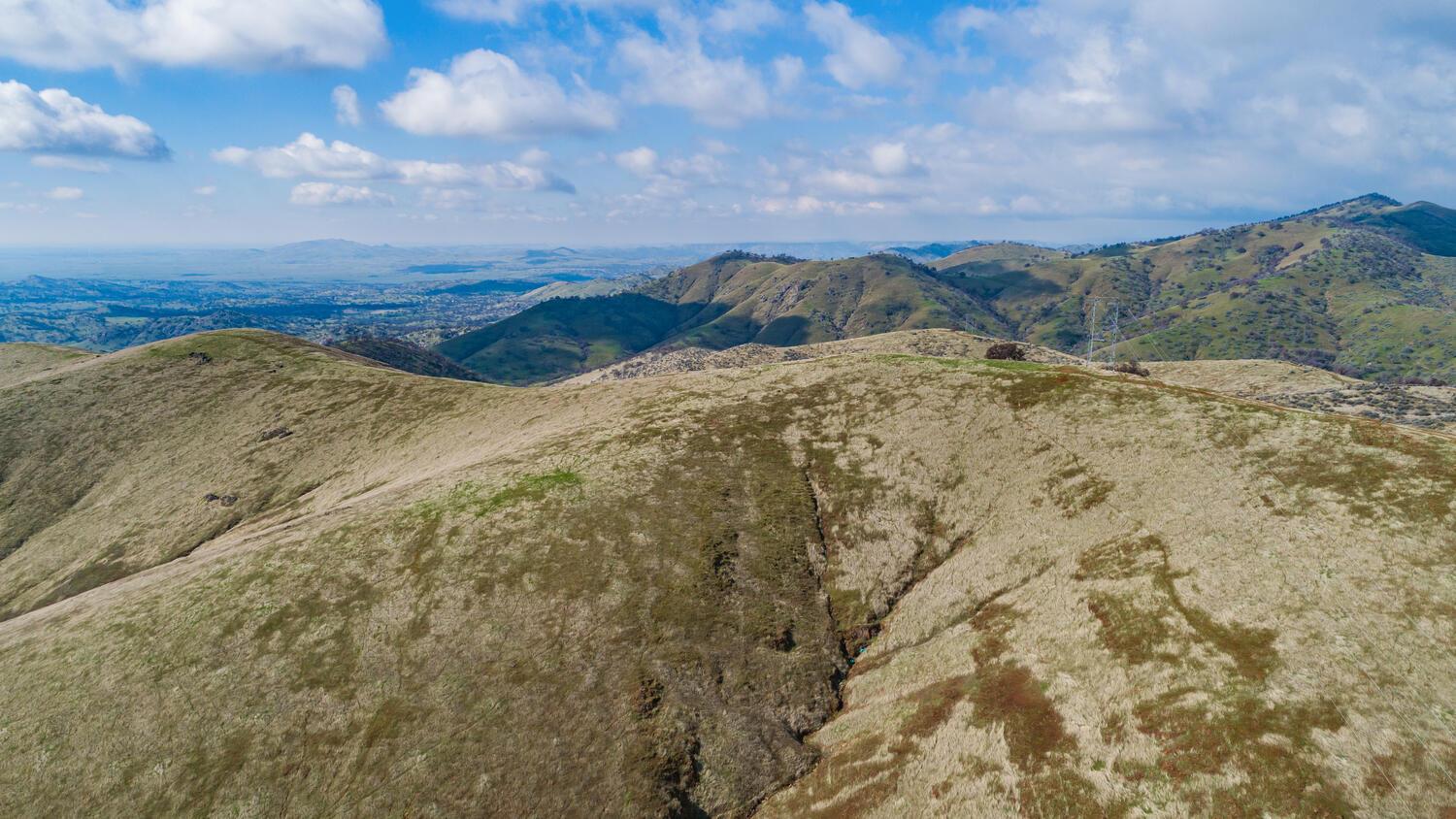 1 Watts Valley Rd, Sanger, CA 93657