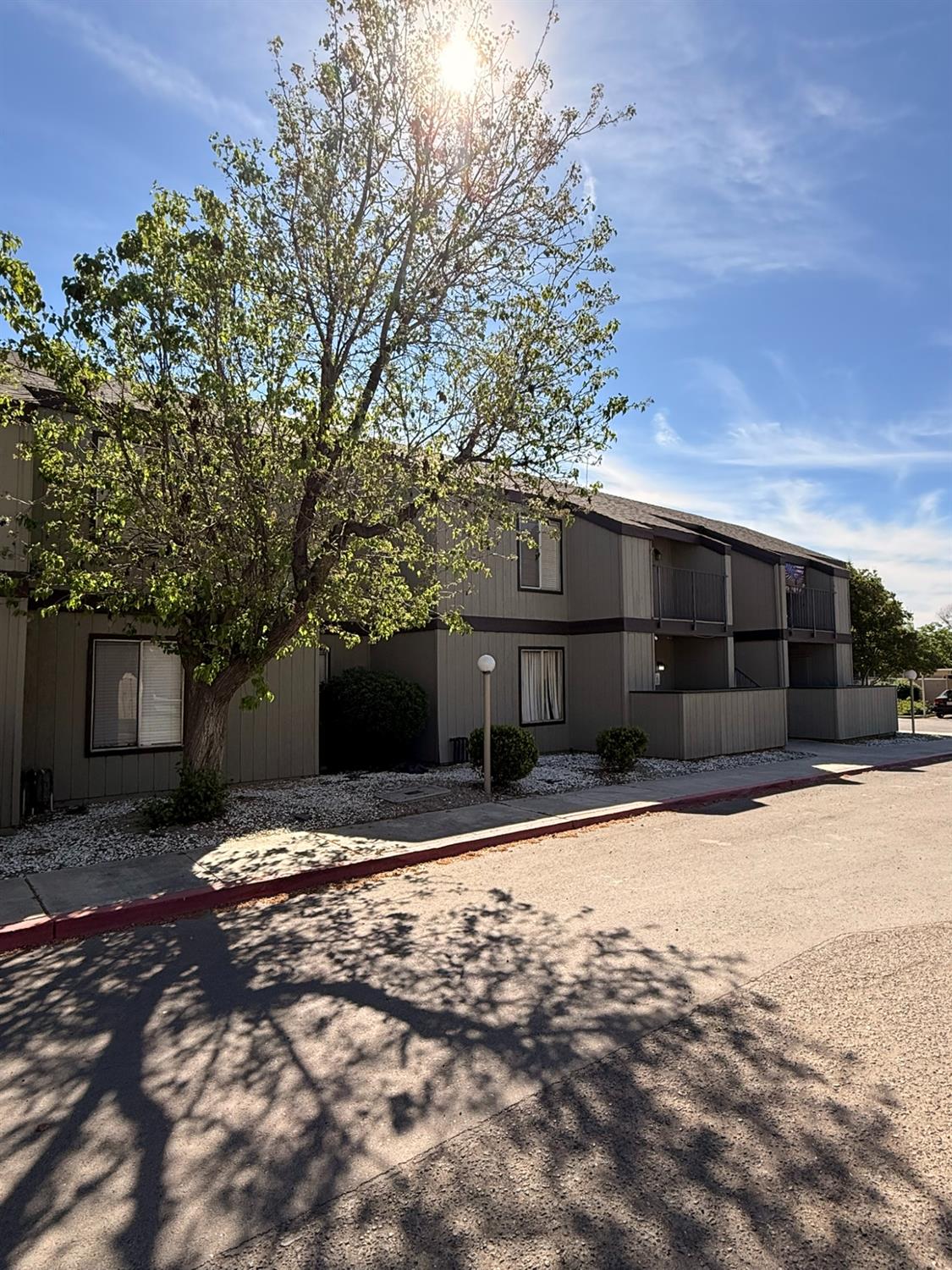 302 W Pleasant St, Coalinga, CA 93210
