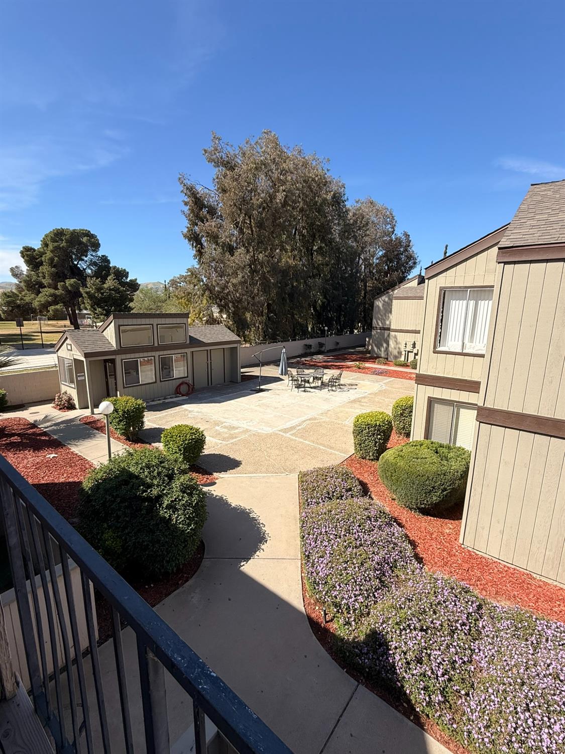 302 W Pleasant St, Coalinga, CA 93210