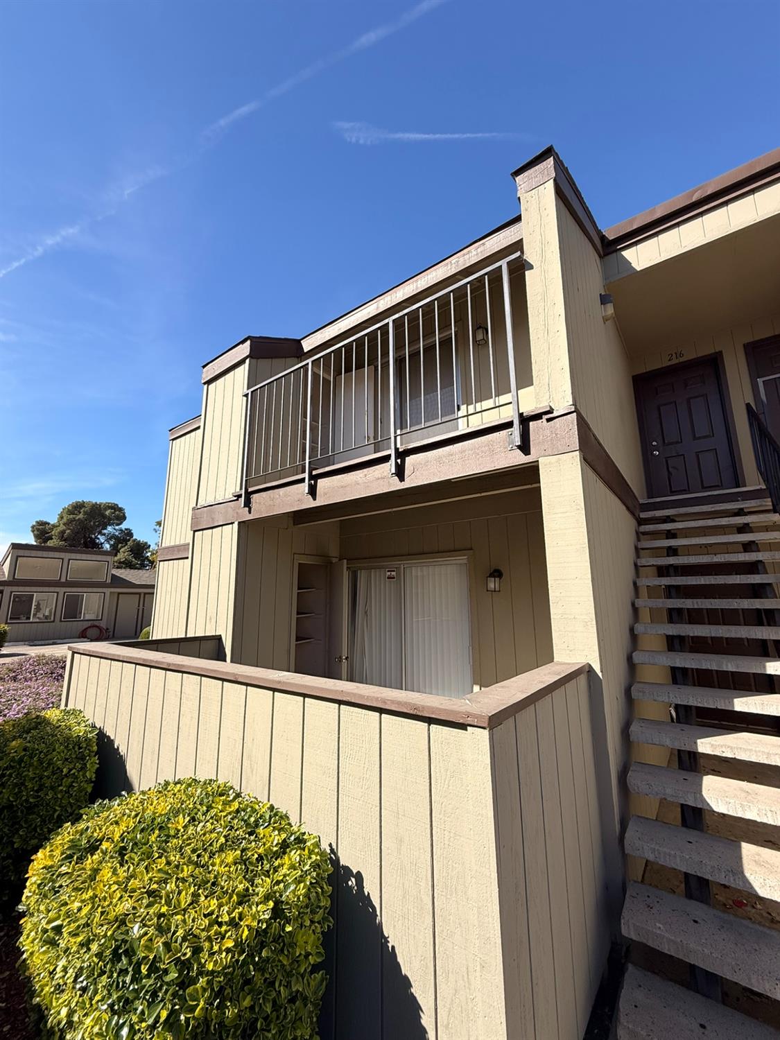 302 W Pleasant St, Coalinga, CA 93210