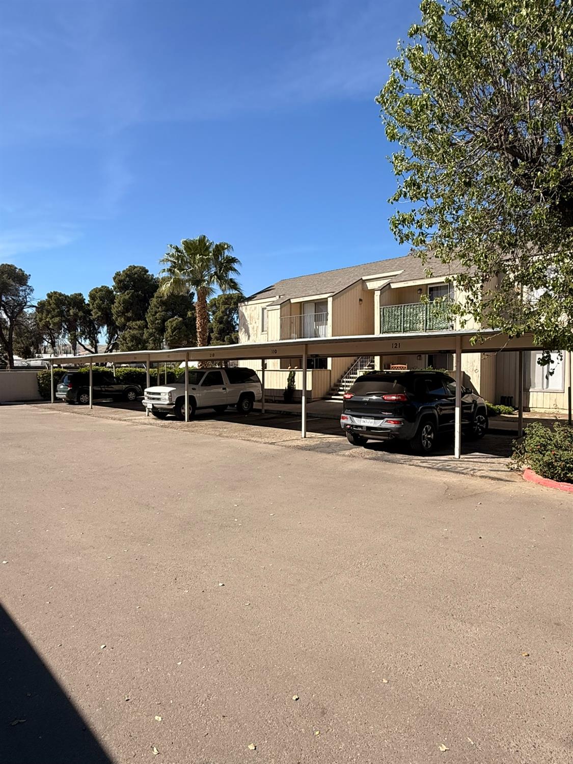 302 W Pleasant St, Coalinga, CA 93210