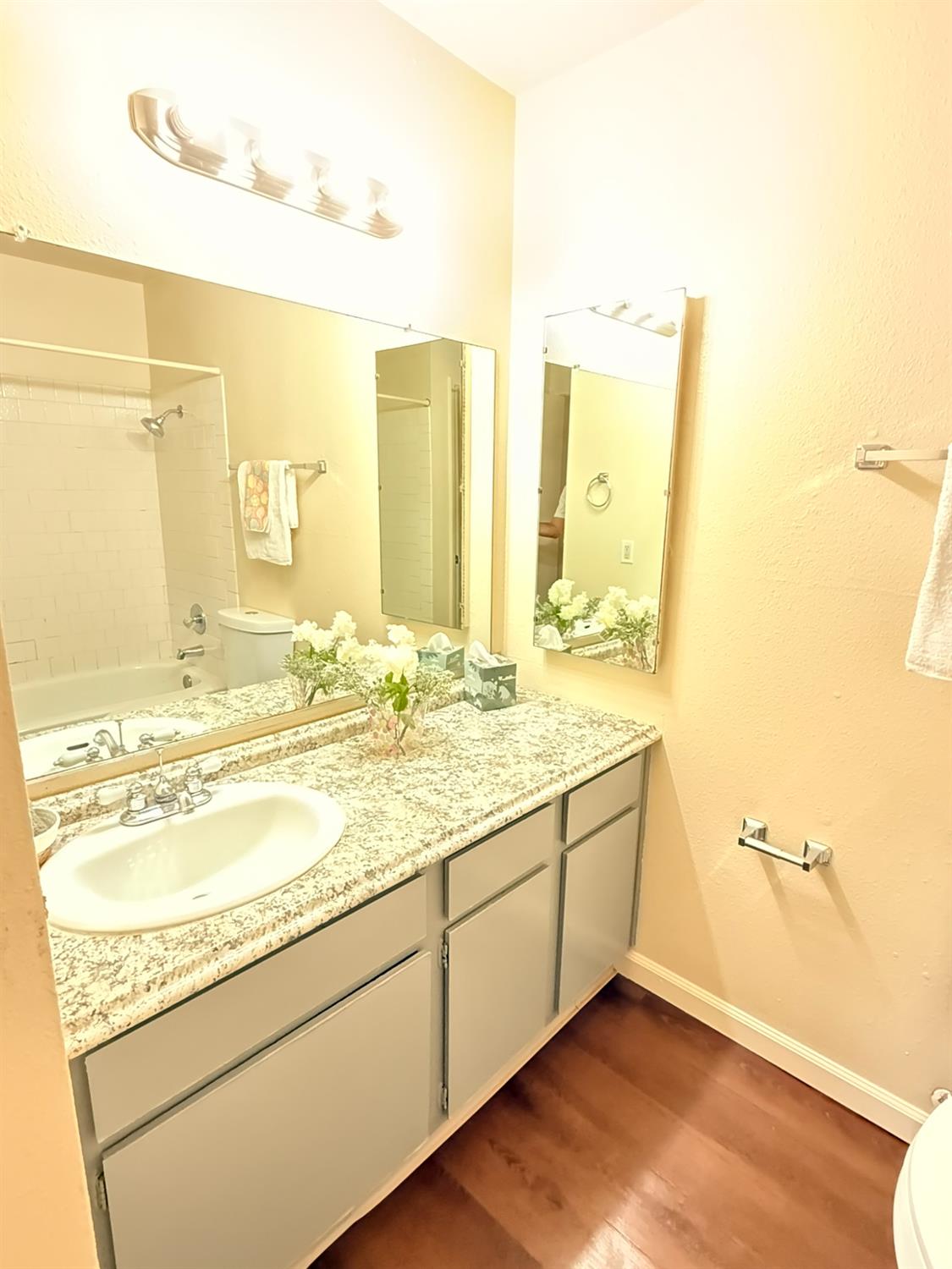 302 W Pleasant St, Coalinga, CA 93210