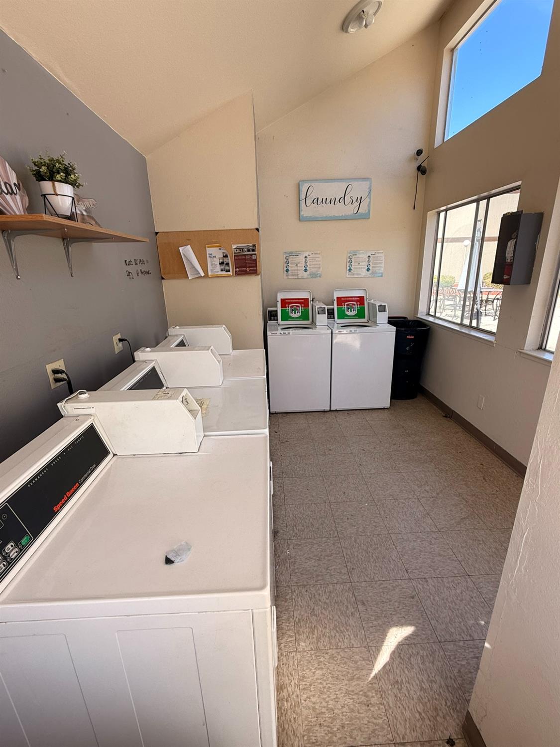 302 W Pleasant St, Coalinga, CA 93210