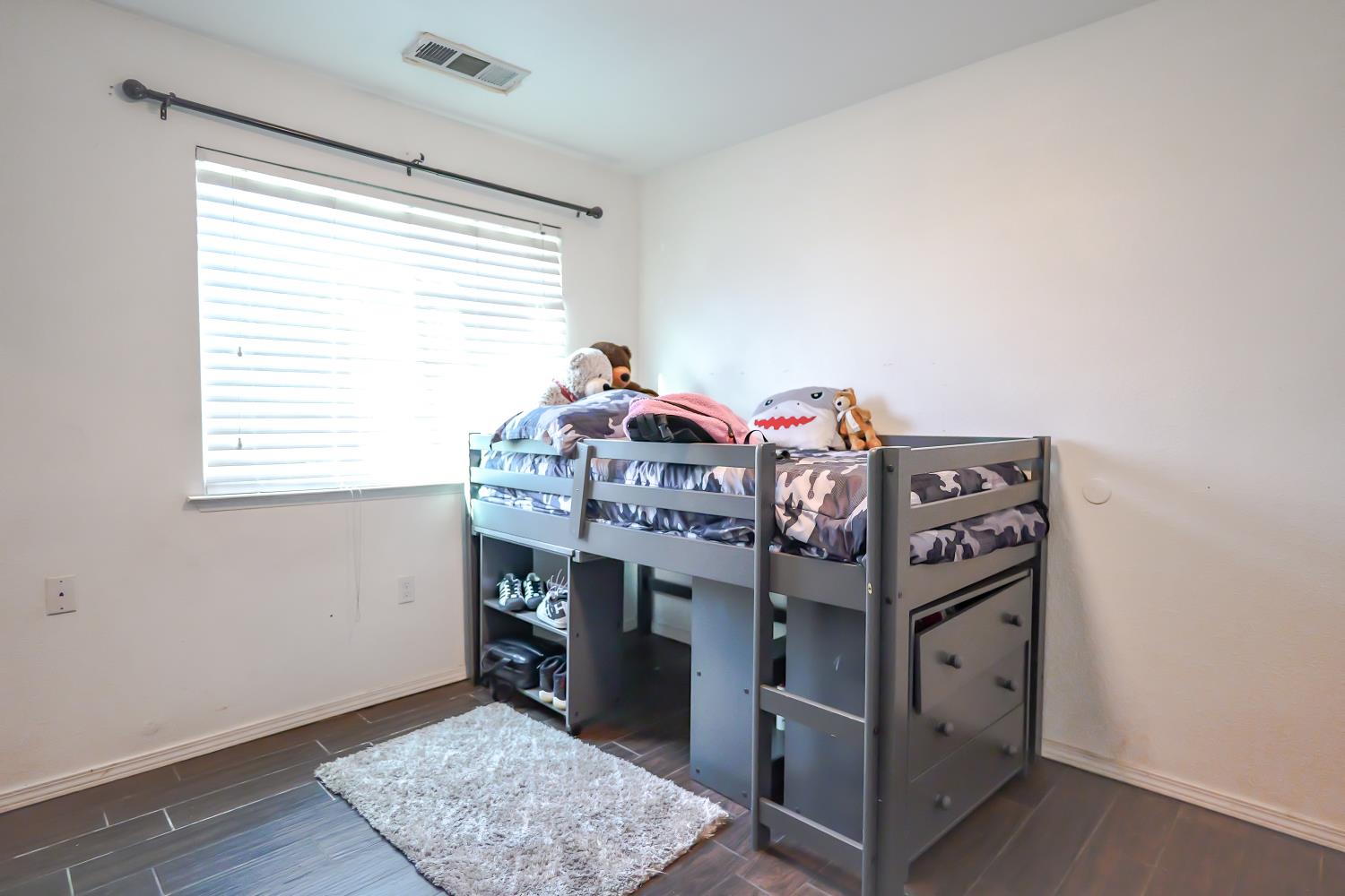 28874 Posey Ave, Madera, CA 93638