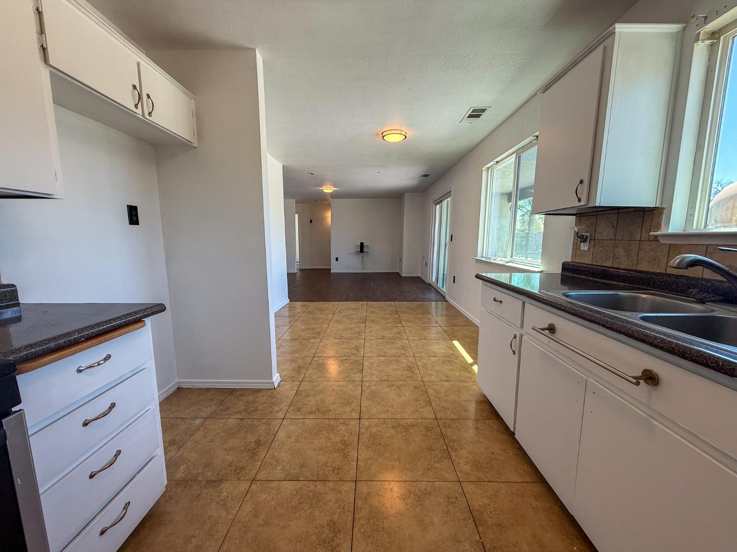 28874 Posey Ave, Madera, CA 93638