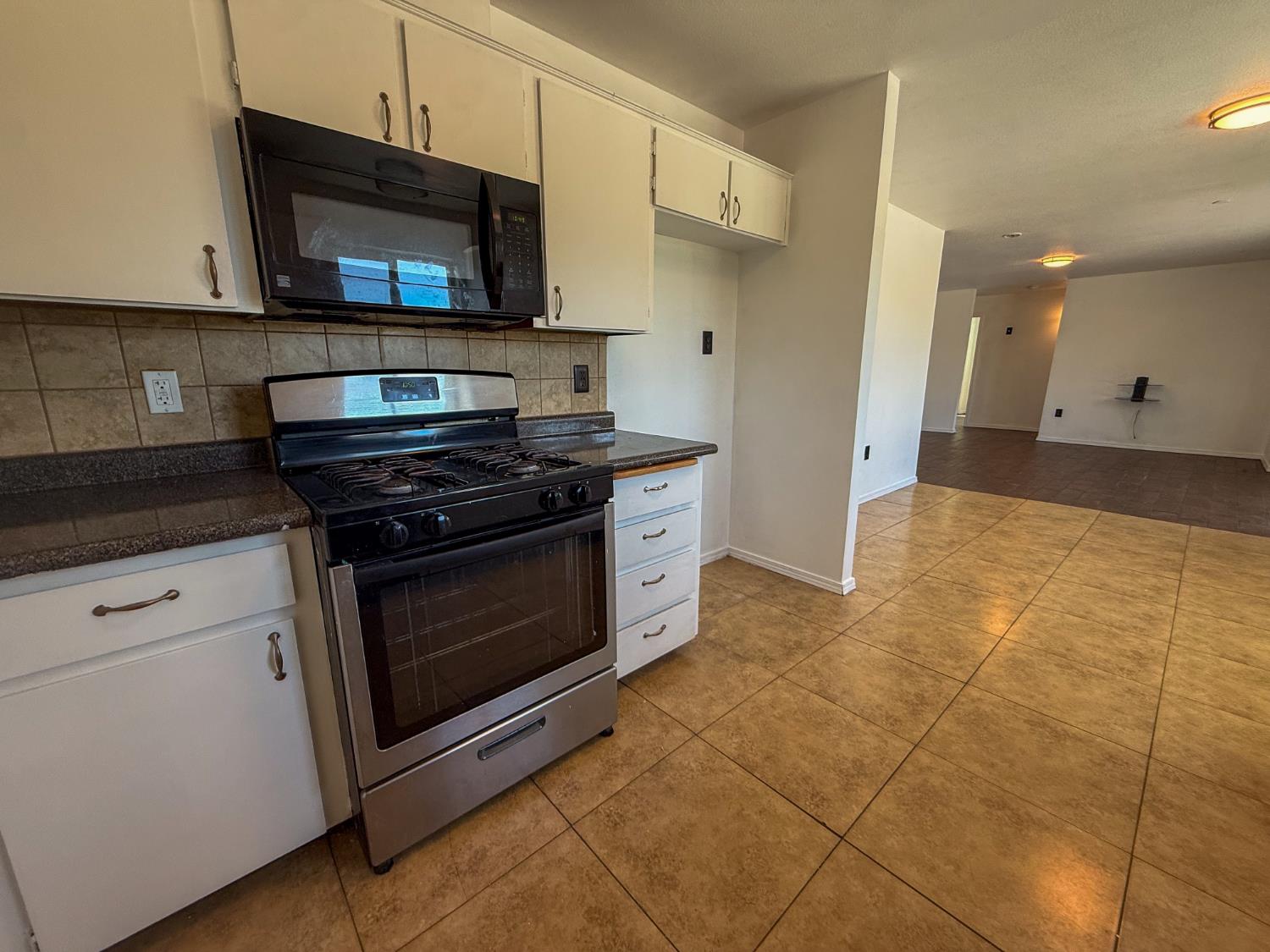28874 Posey Ave, Madera, CA 93638