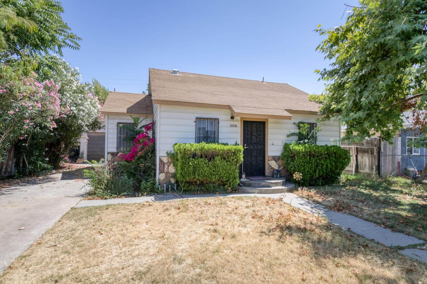 3518 E Clay Ave, Fresno, CA 93702