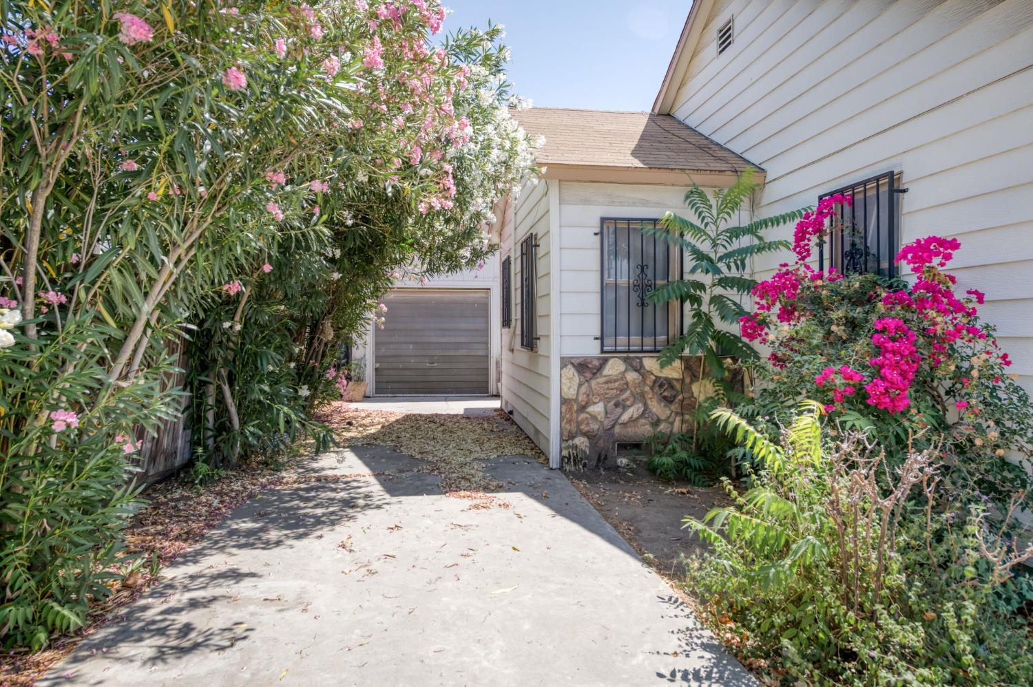 3518 E Clay Ave, Fresno, CA 93702