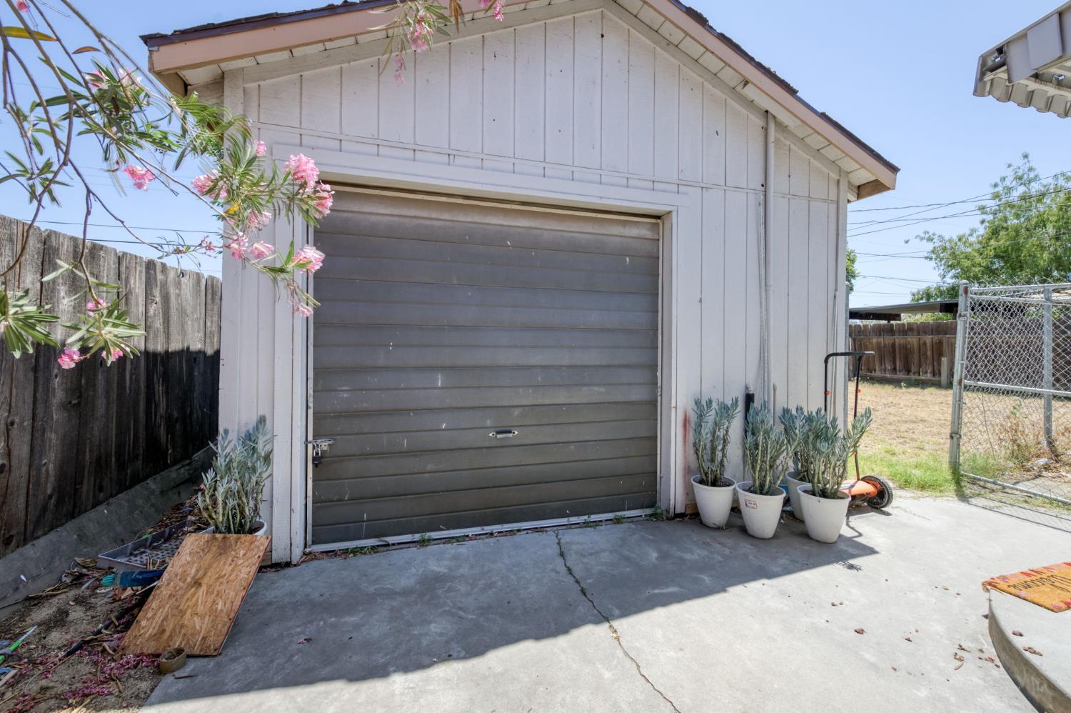 3518 E Clay Ave, Fresno, CA 93702