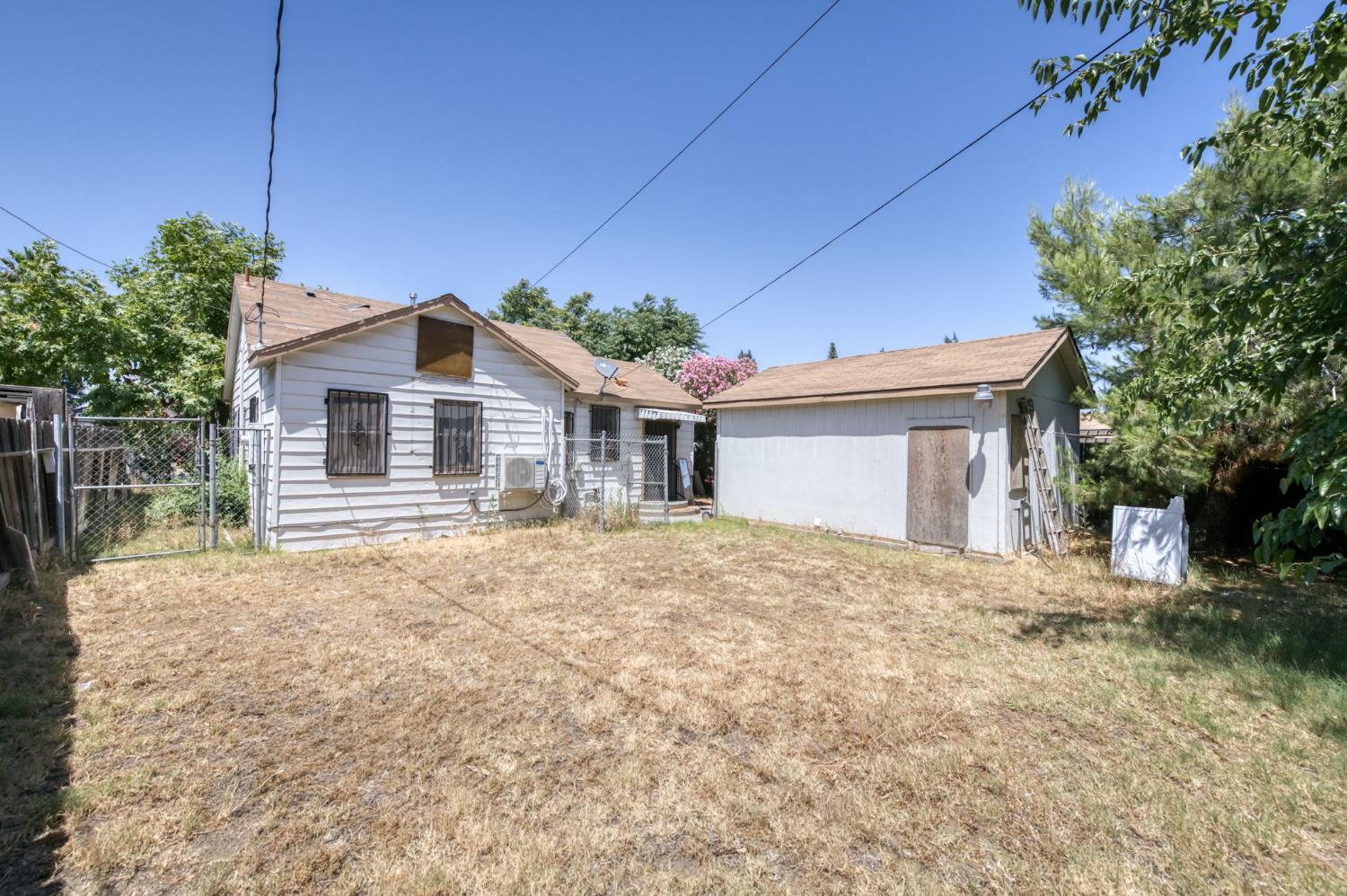 3518 E Clay Ave, Fresno, CA 93702