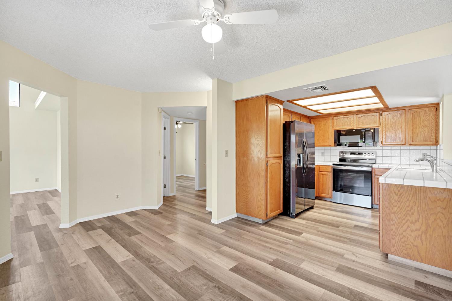 5110 W Kadota Ave, Fresno, CA 93722