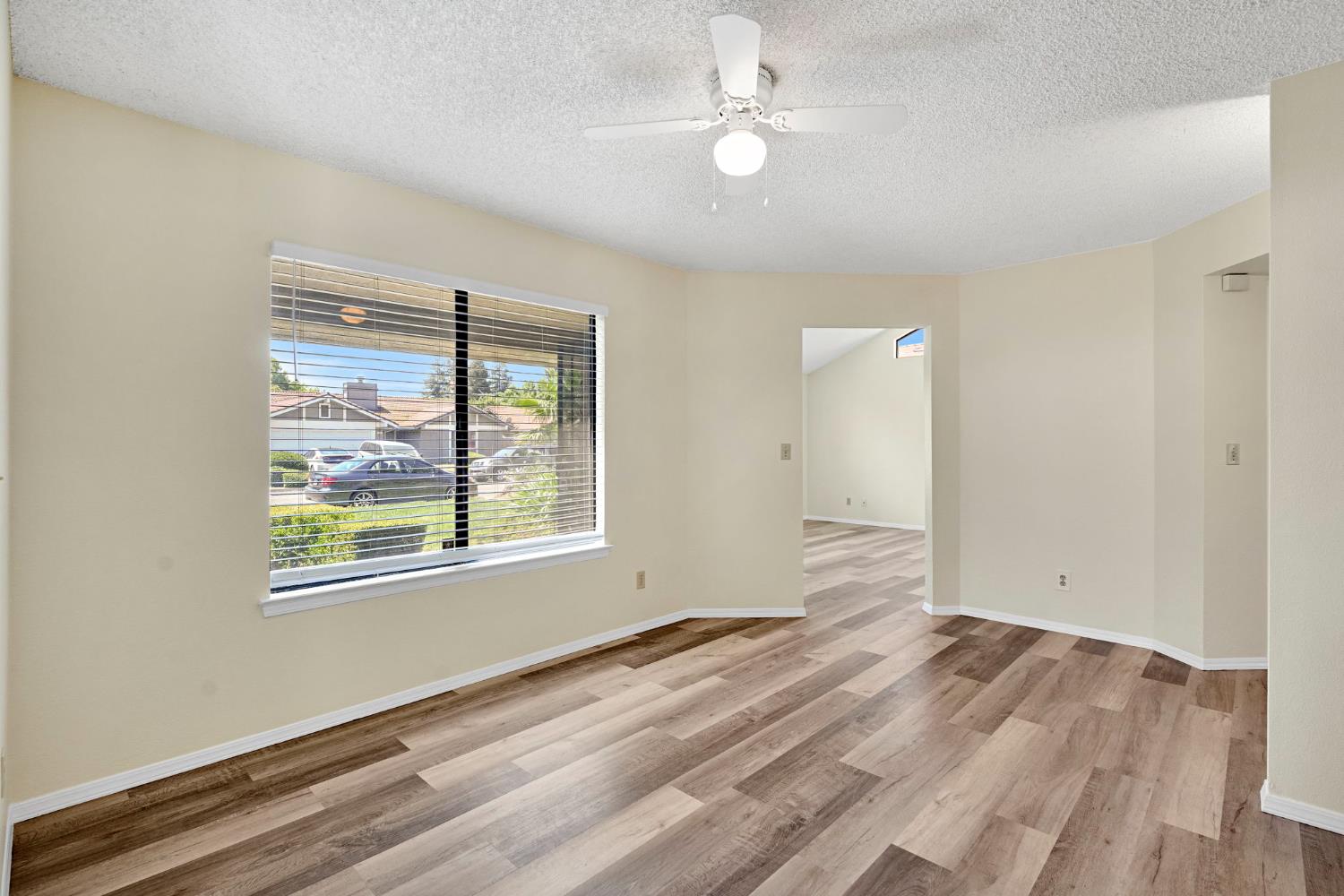 5110 W Kadota Ave, Fresno, CA 93722