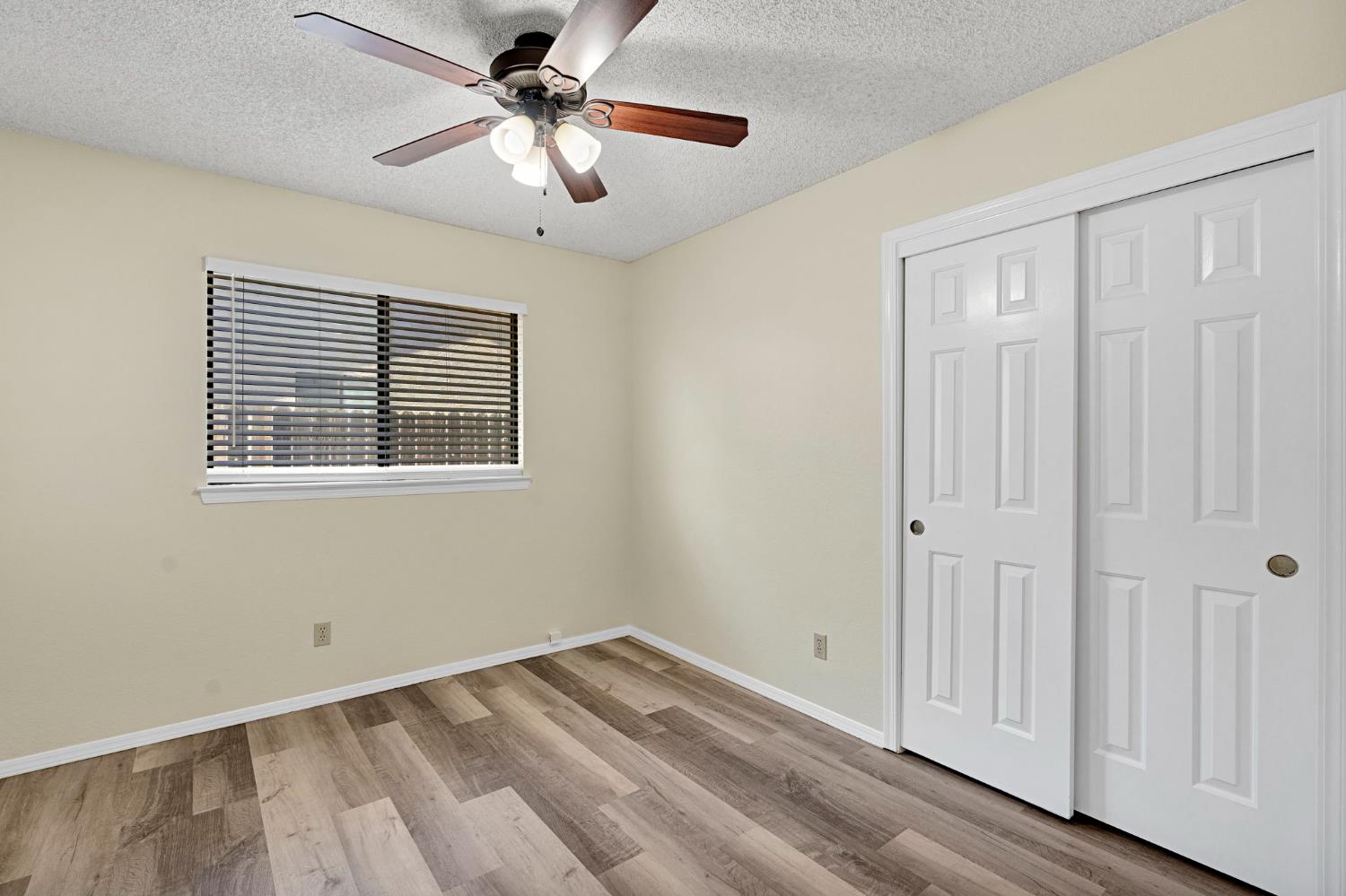 5110 W Kadota Ave, Fresno, CA 93722