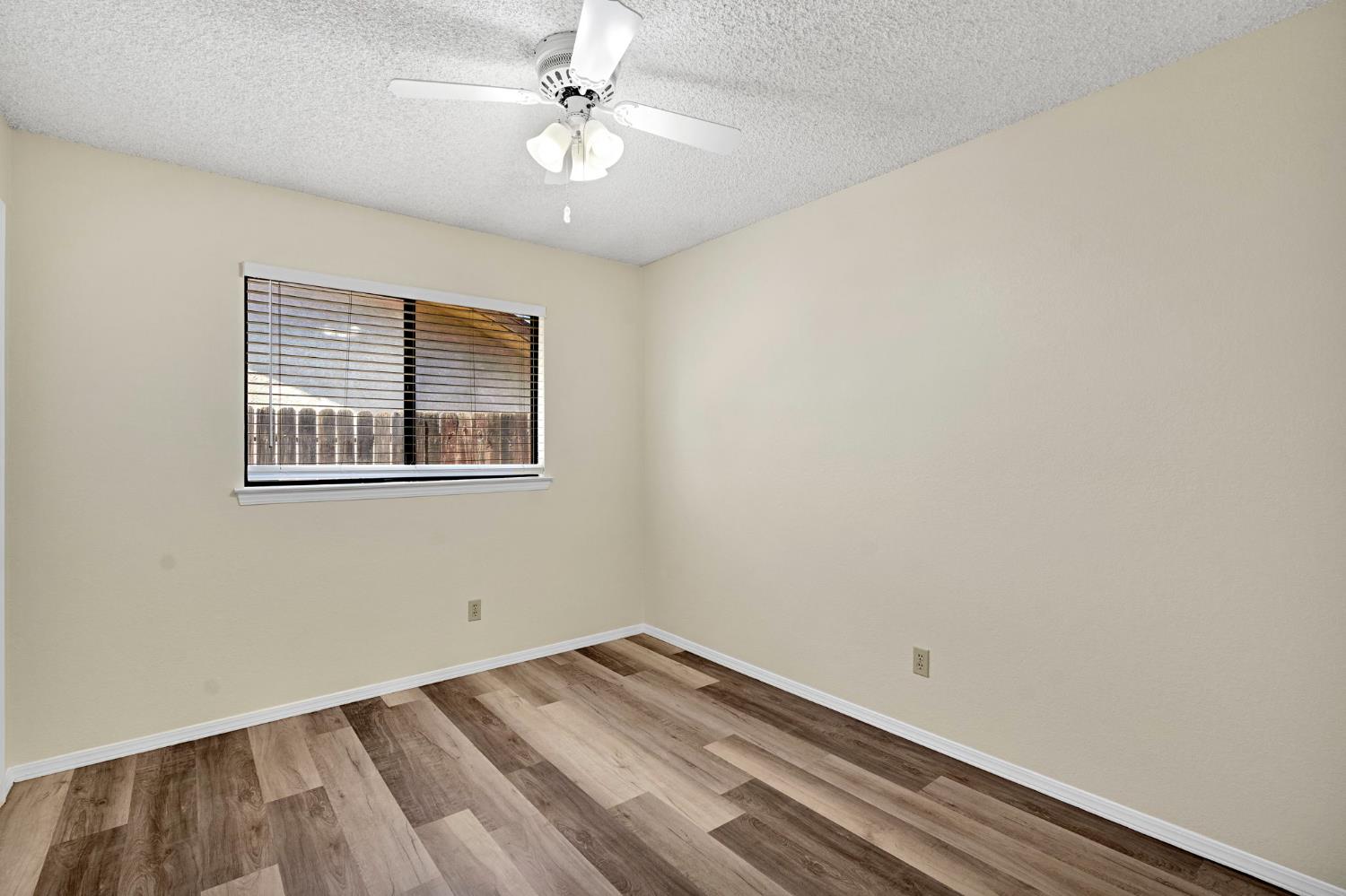 5110 W Kadota Ave, Fresno, CA 93722