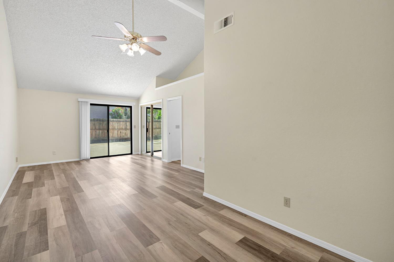 5110 W Kadota Ave, Fresno, CA 93722