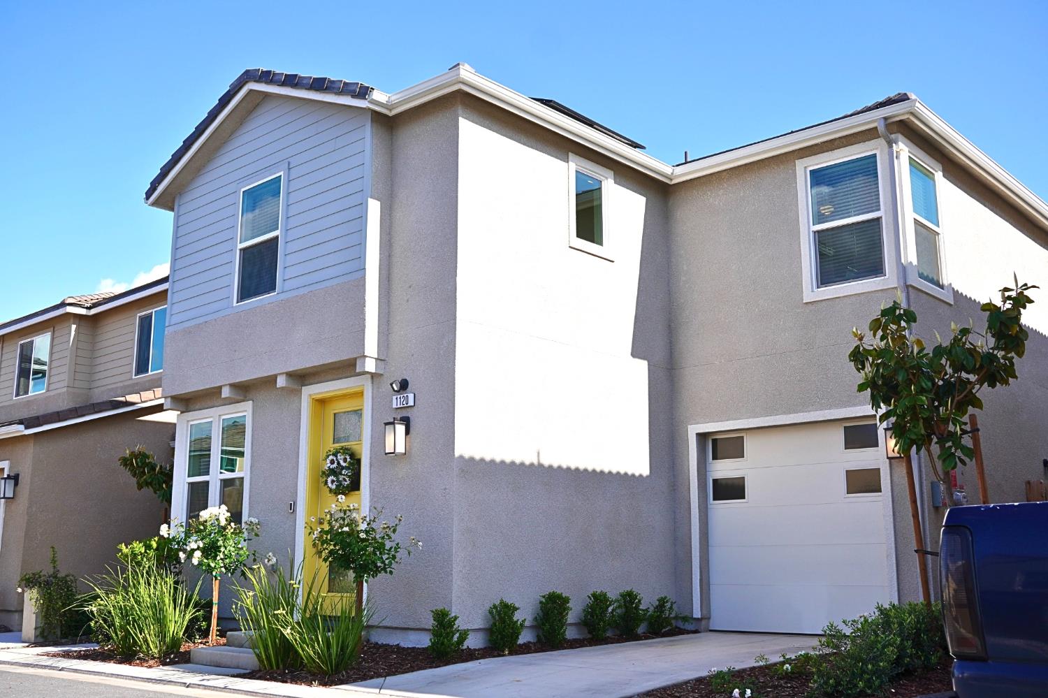 1120 Vanguard Way W, Madera, CA 93636