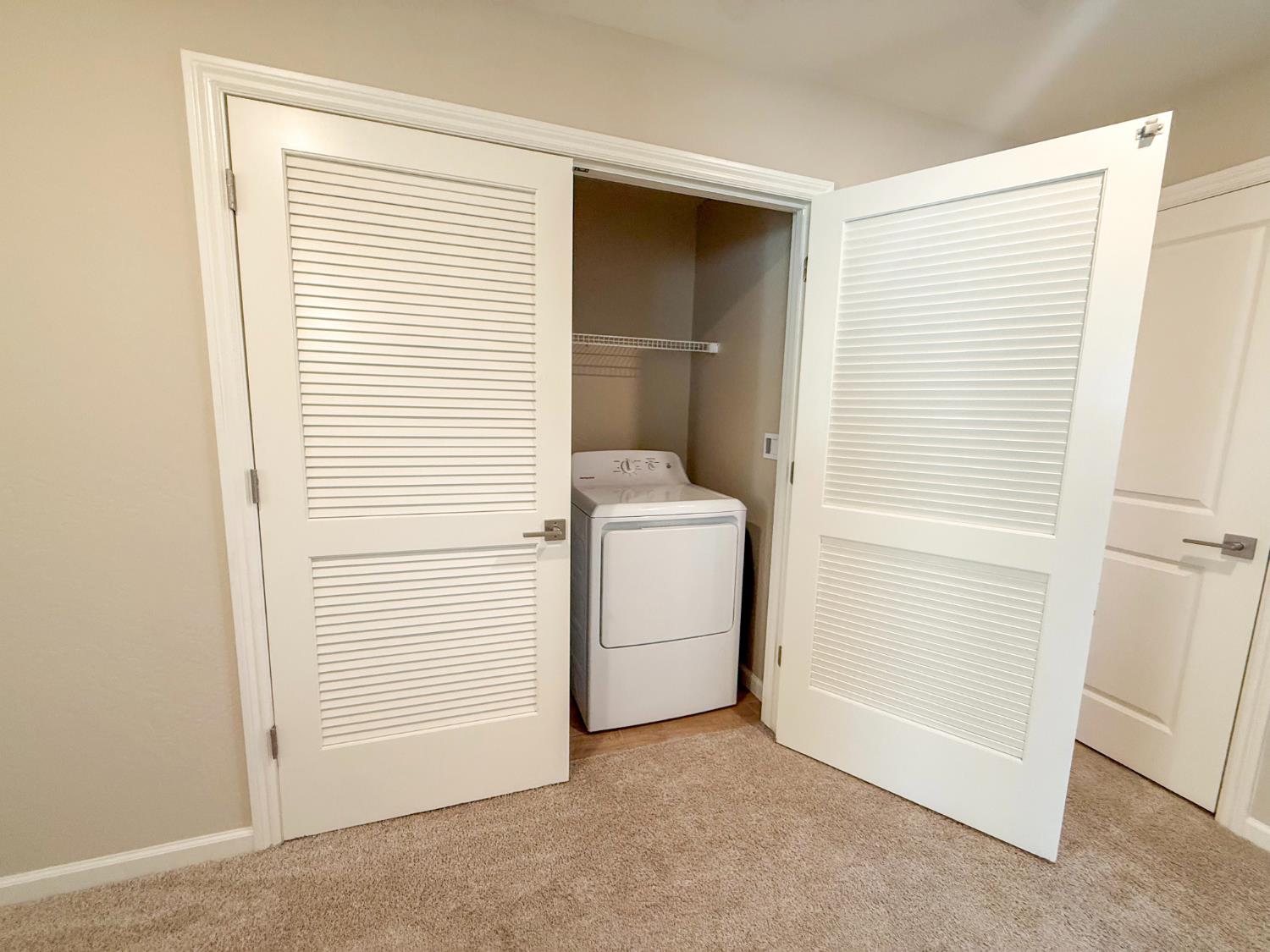 1120 Vanguard Way W, Madera, CA 93636