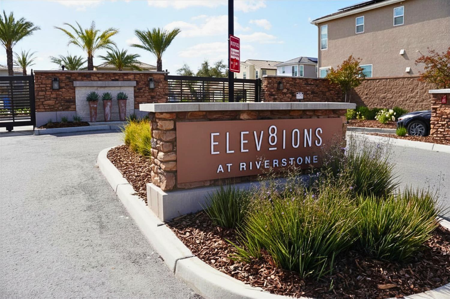 1120 Vanguard Way W, Madera, CA 93636