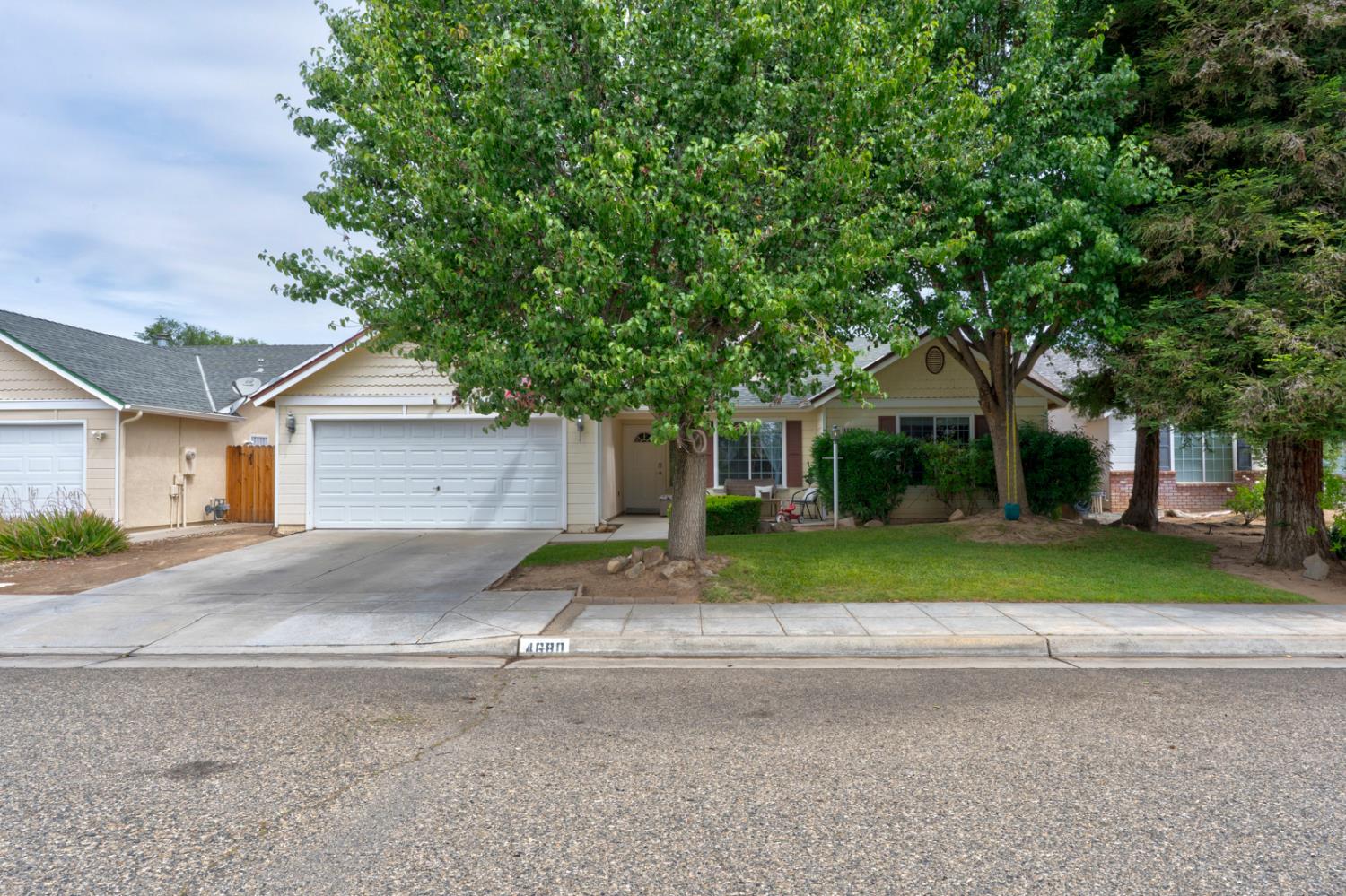 4680 W Chennault Ave, Fresno, CA 93722