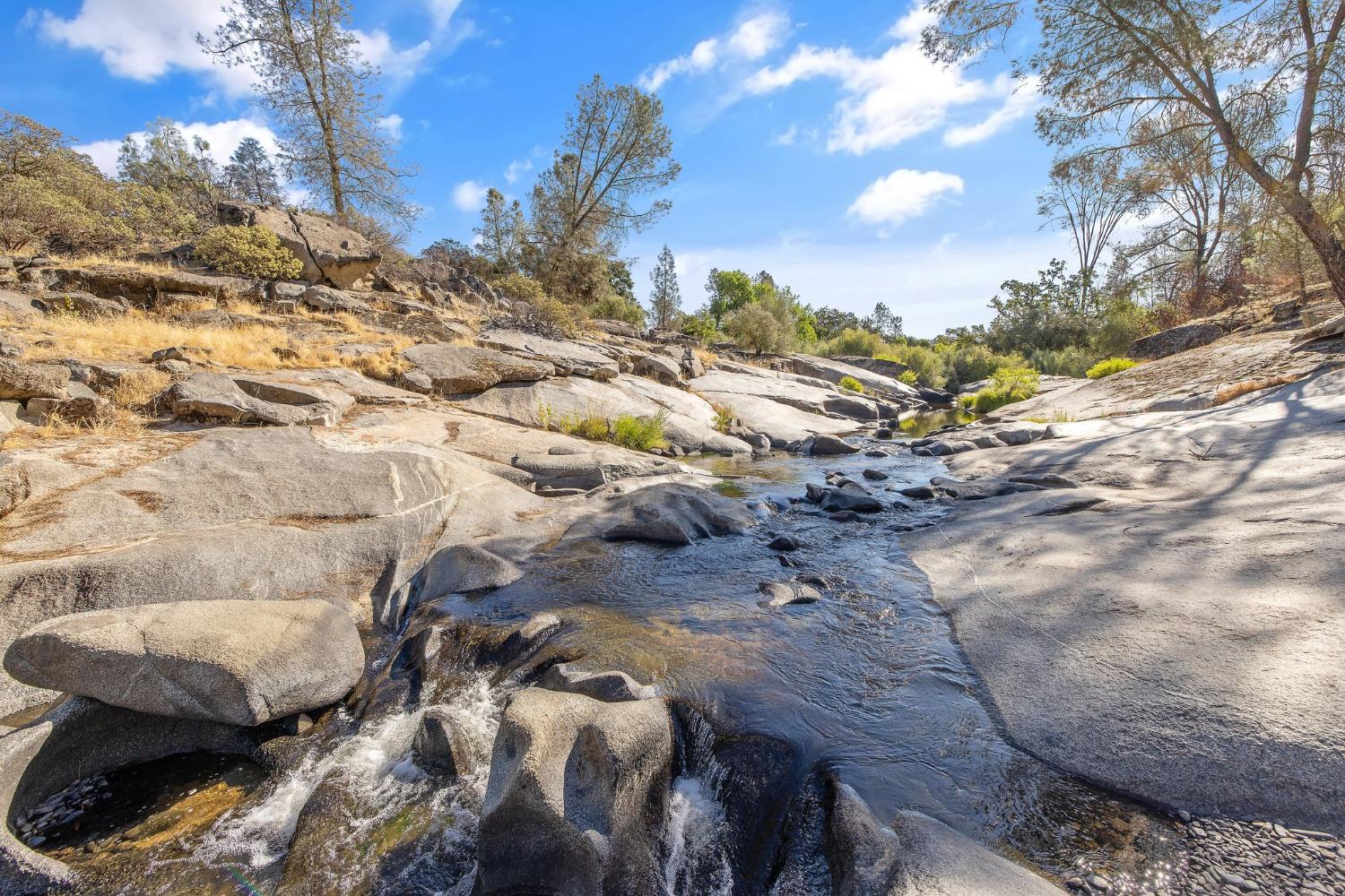 71 Rd 400, Coarsegold, CA 93614