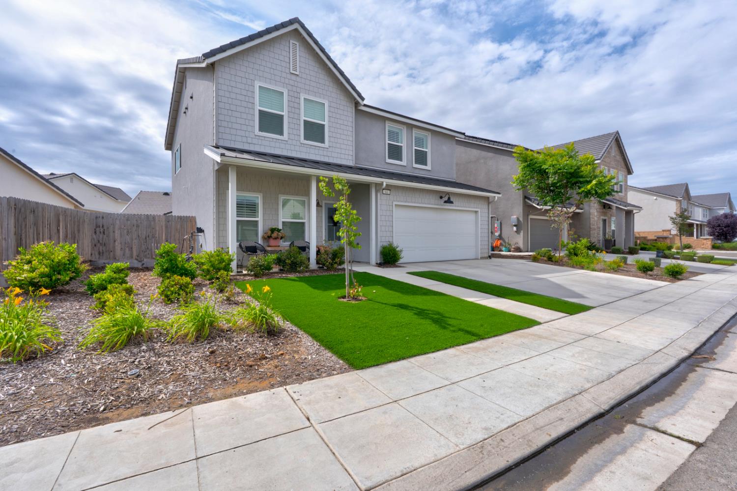 860 Blue Oak Ln W, Madera, CA 93636