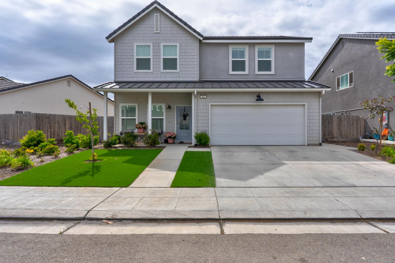 860 Blue Oak Ln W, Madera, CA 93636