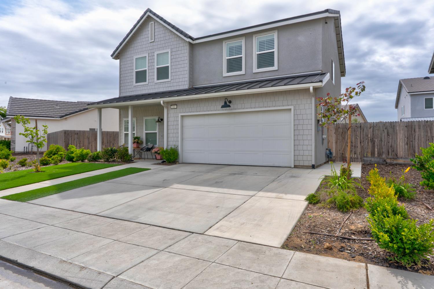 860 Blue Oak Ln W, Madera, CA 93636