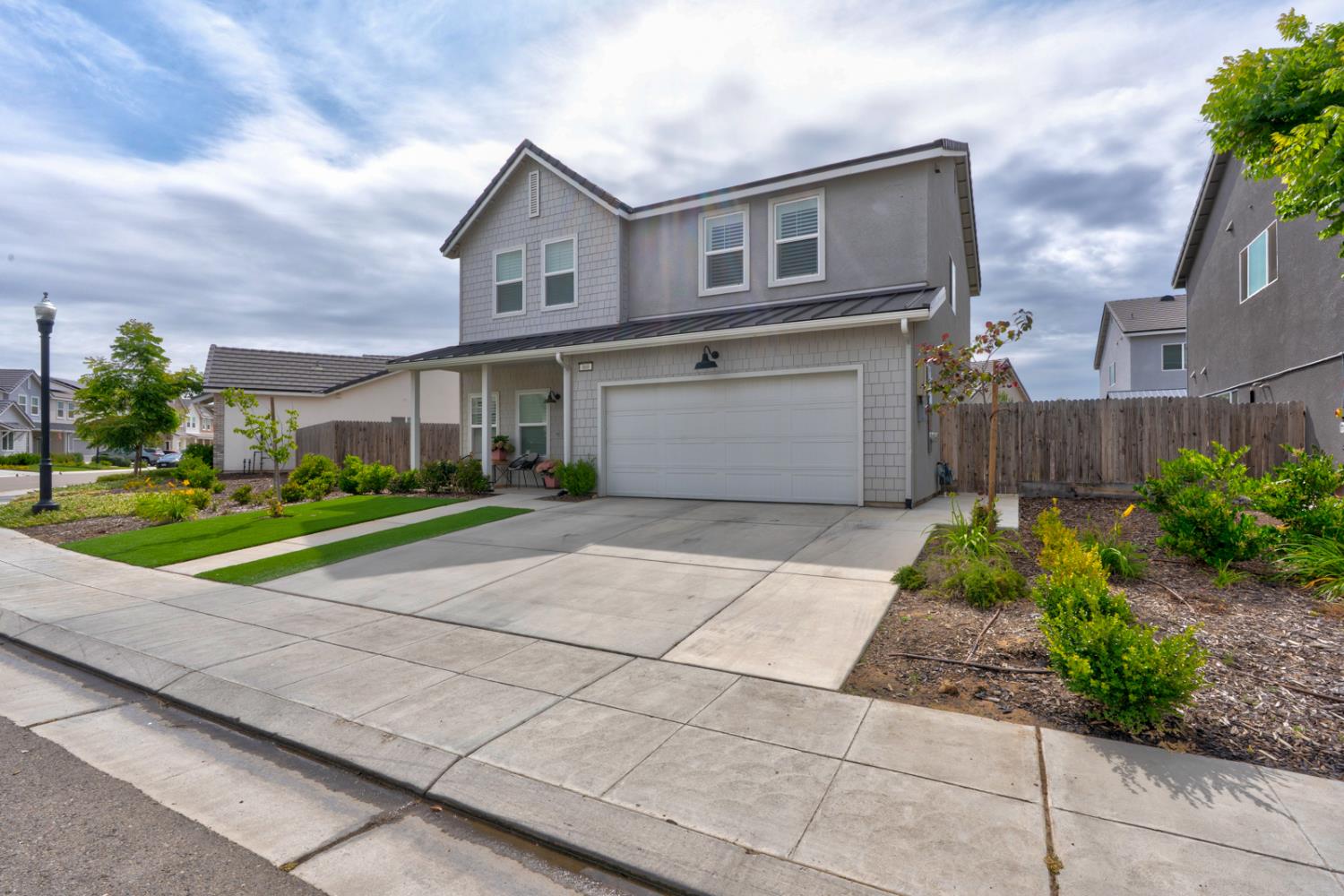 860 Blue Oak Ln W, Madera, CA 93636