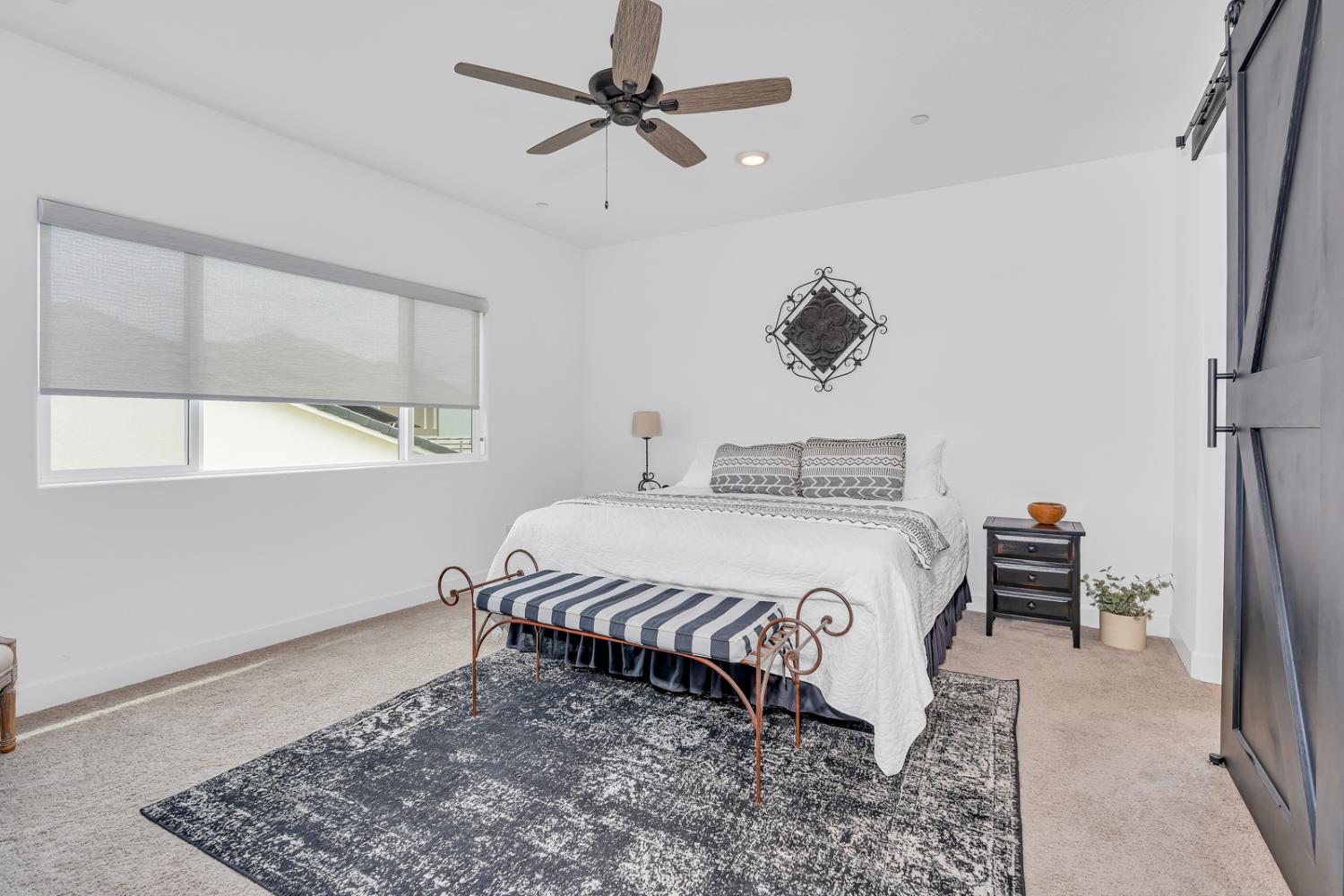 860 Blue Oak Ln W, Madera, CA 93636