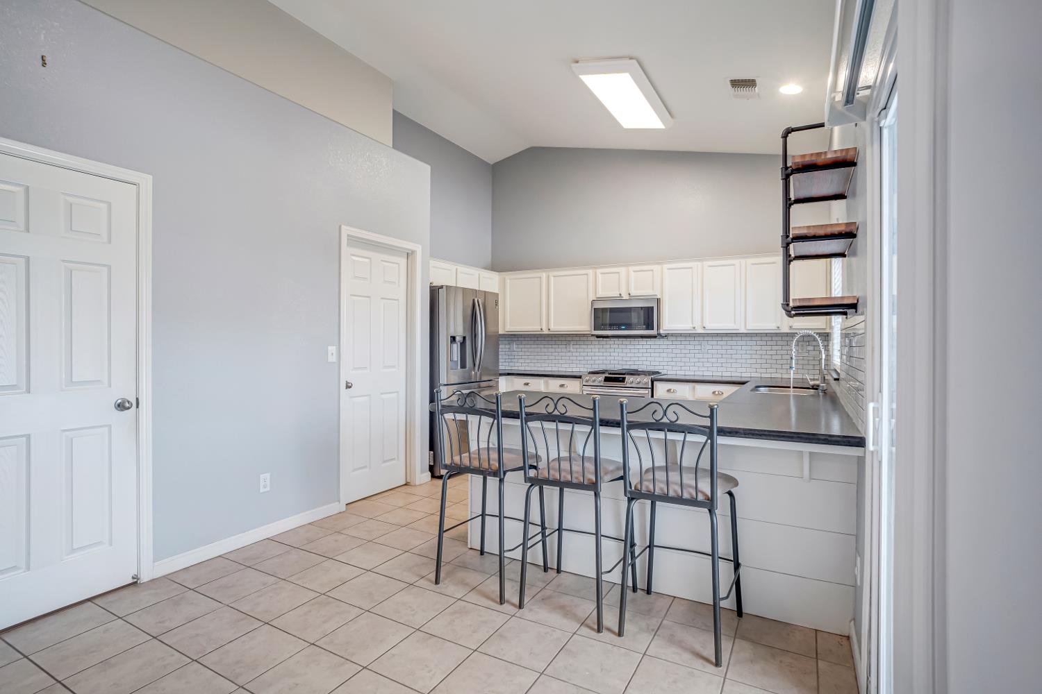 3062 N Filbert Ave, Fresno, CA 93727