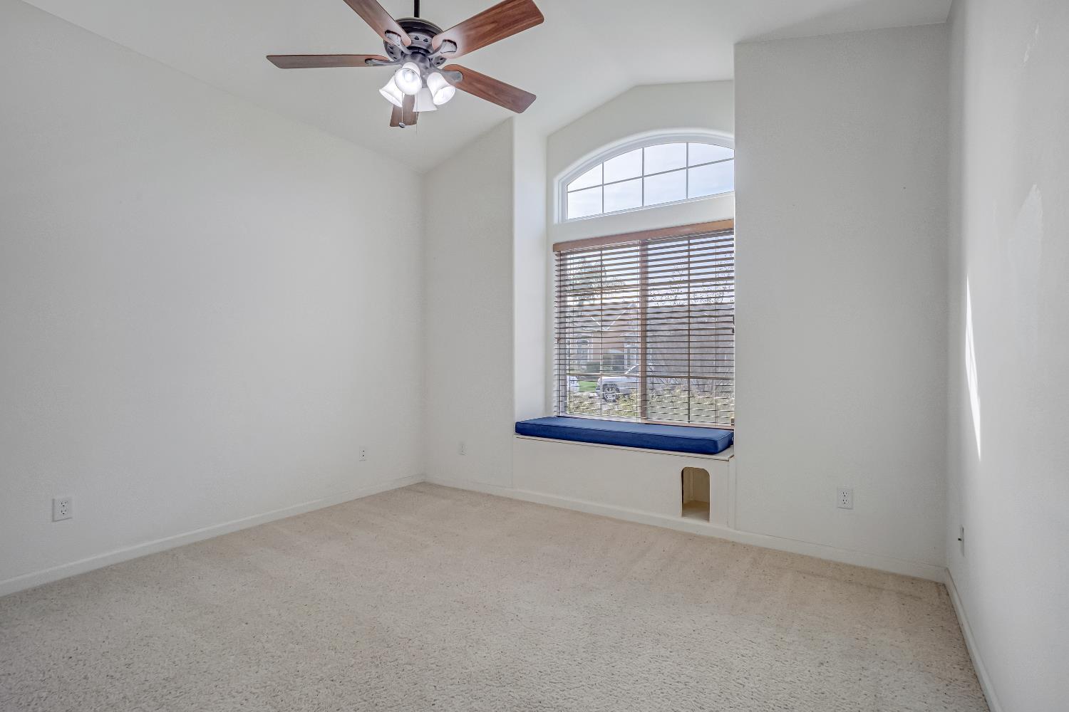 3062 N Filbert Ave, Fresno, CA 93727