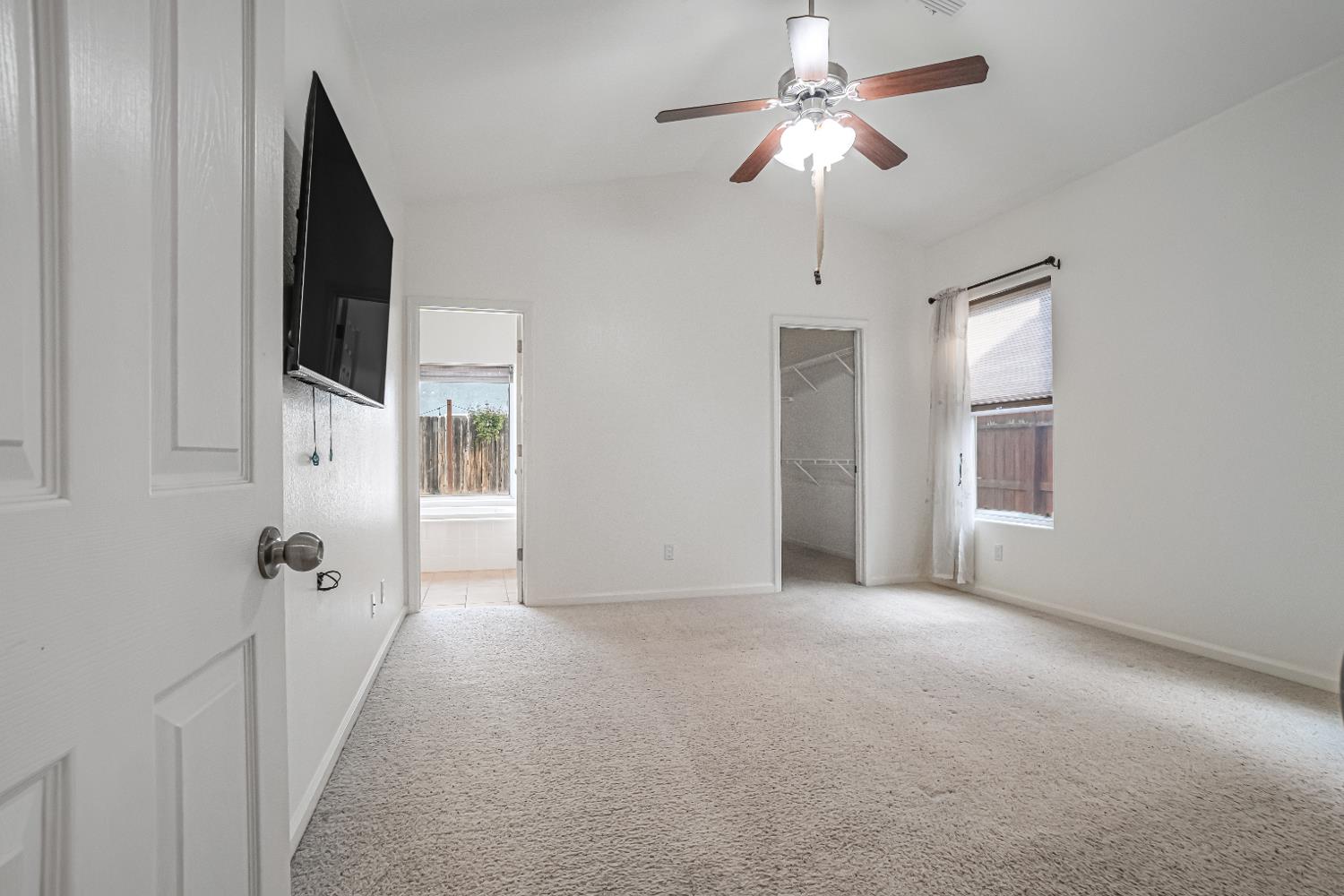 3062 N Filbert Ave, Fresno, CA 93727