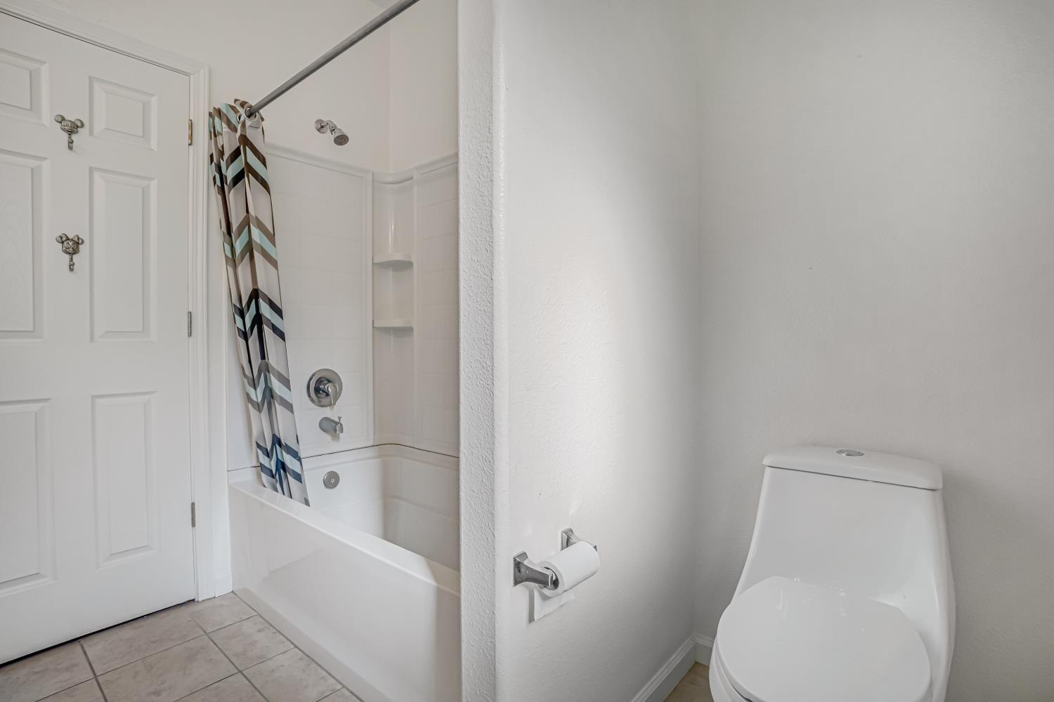 3062 N Filbert Ave, Fresno, CA 93727