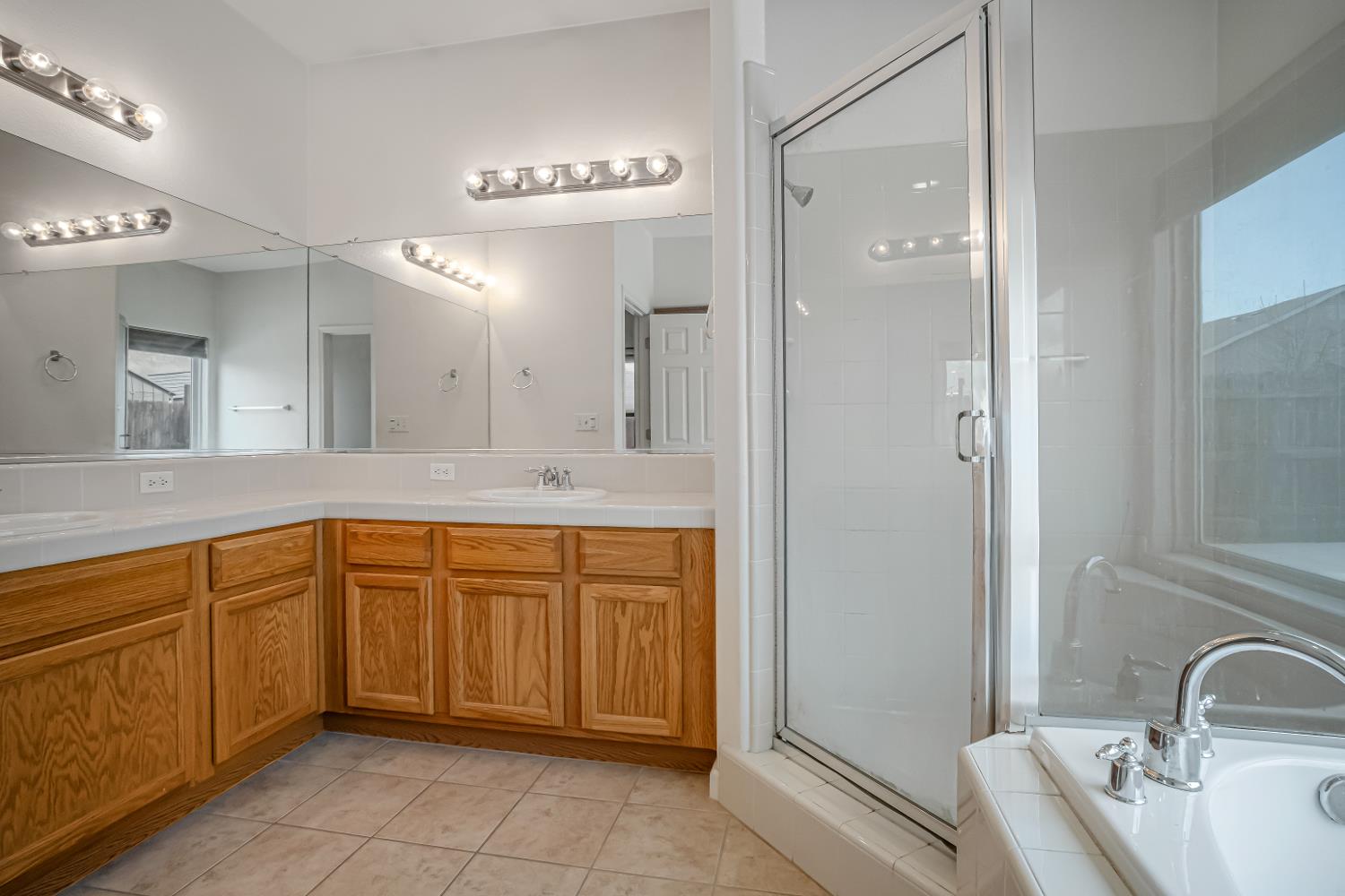 3062 N Filbert Ave, Fresno, CA 93727
