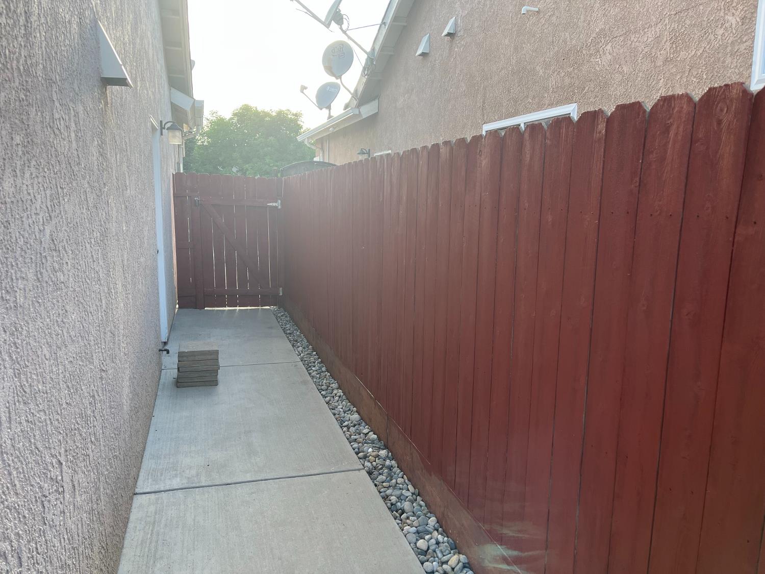 3062 N Filbert Ave, Fresno, CA 93727