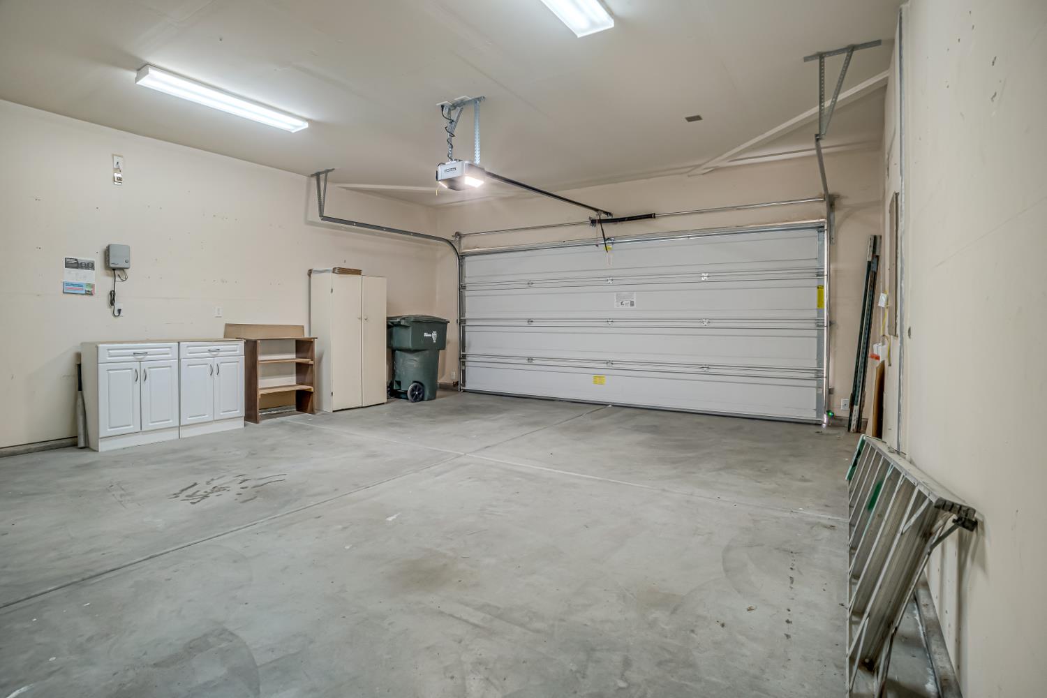 3062 N Filbert Ave, Fresno, CA 93727