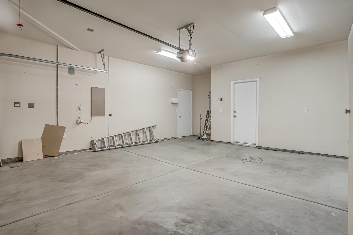 3062 N Filbert Ave, Fresno, CA 93727