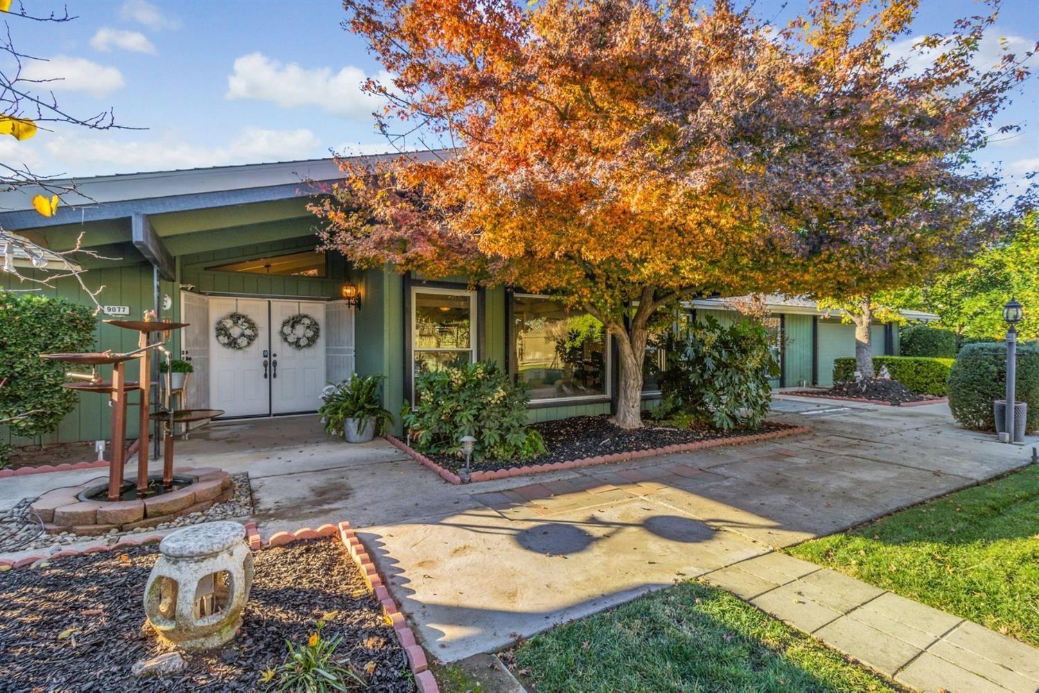 9077 N Fowler Ave, Clovis, CA 93619
