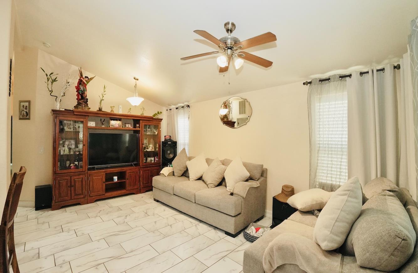 1199 W Cesar Chavez Blvd, Fresno, CA 93706