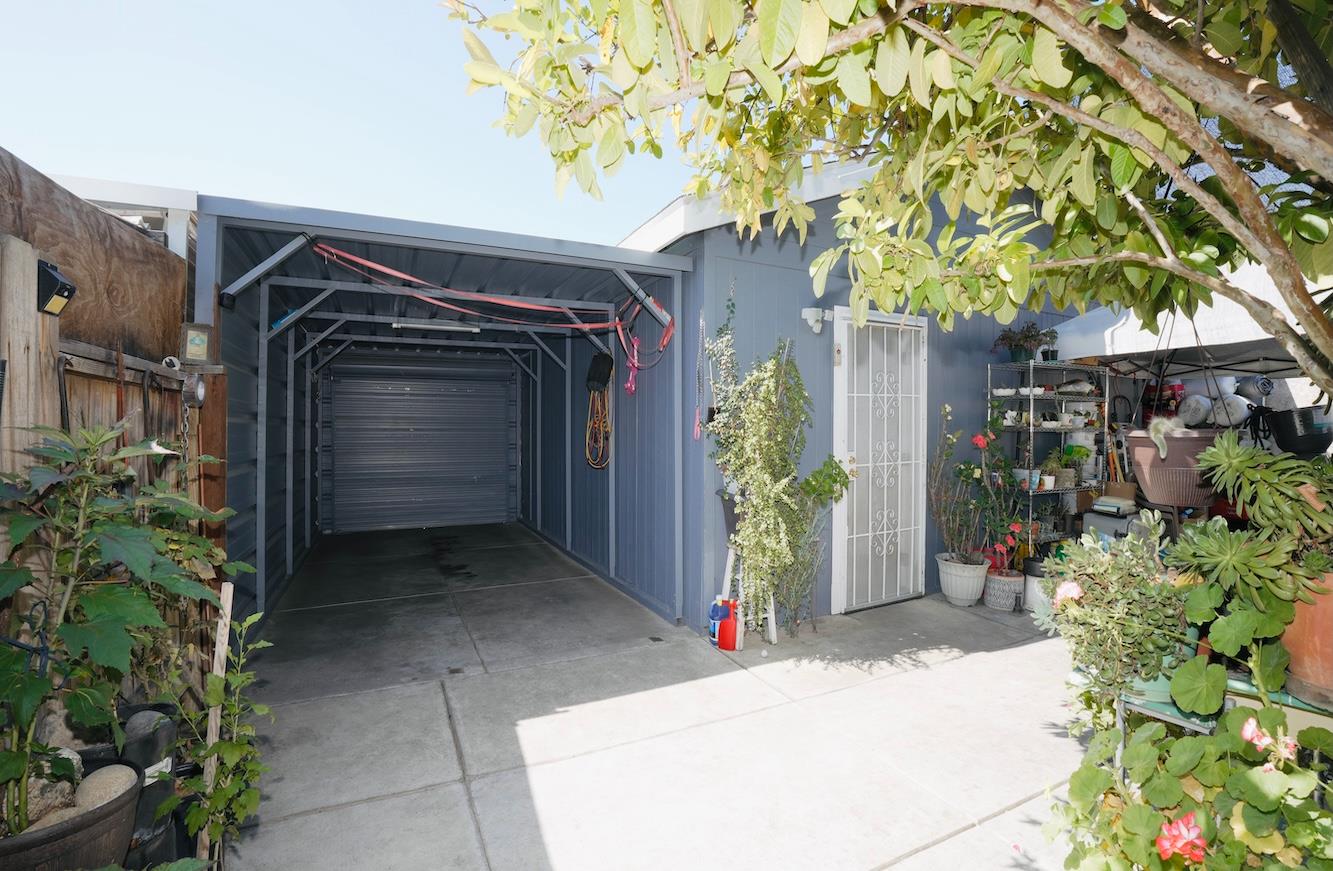 1199 W Cesar Chavez Blvd, Fresno, CA 93706