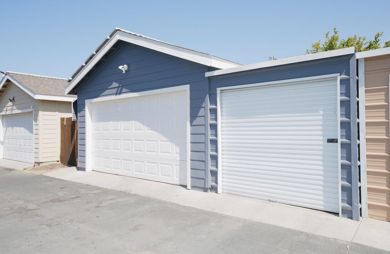 1199 W Cesar Chavez Blvd, Fresno, CA 93706