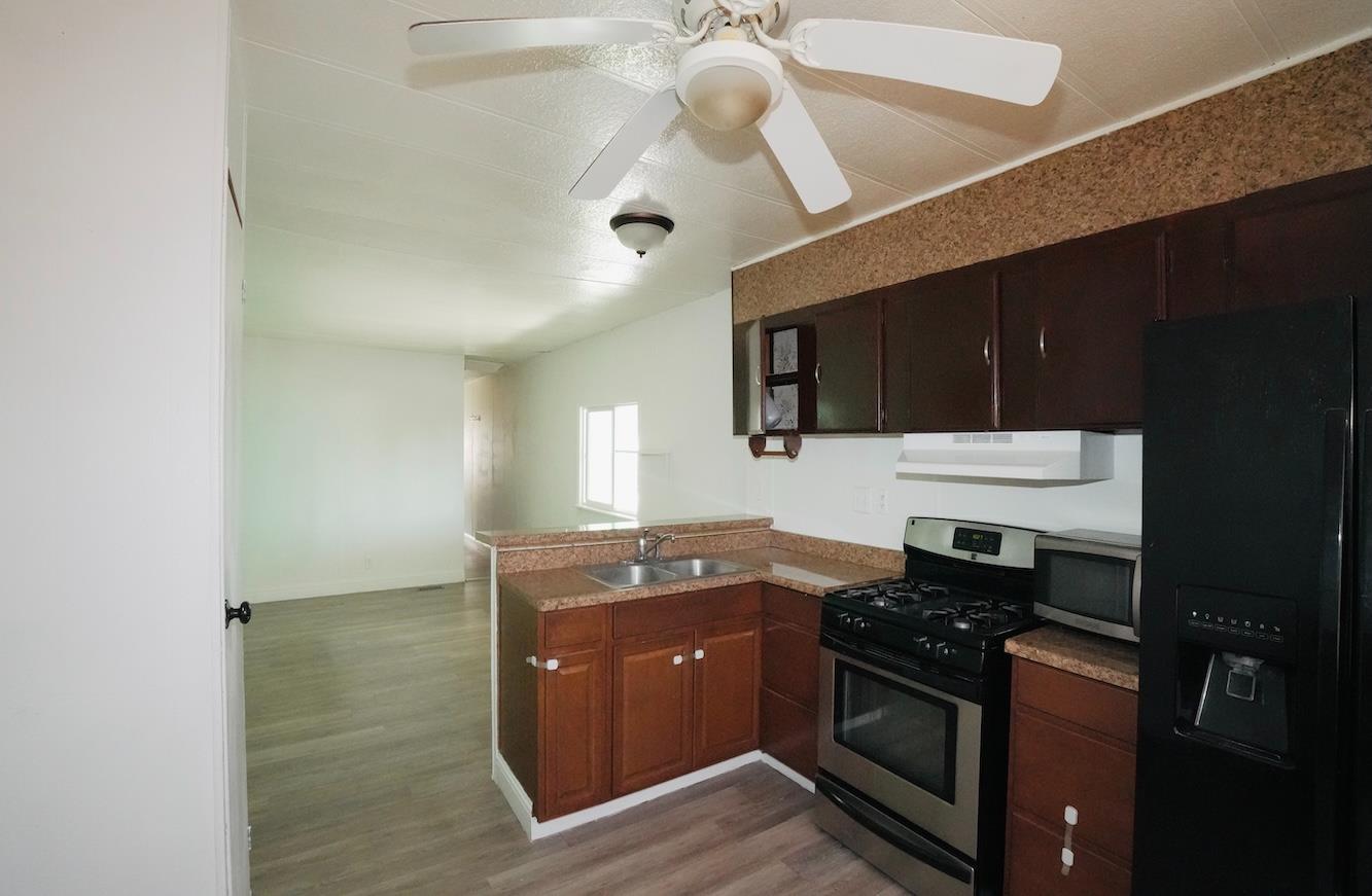 2317 S Chestnut Ave #SPC 8, Fresno, CA 93725
